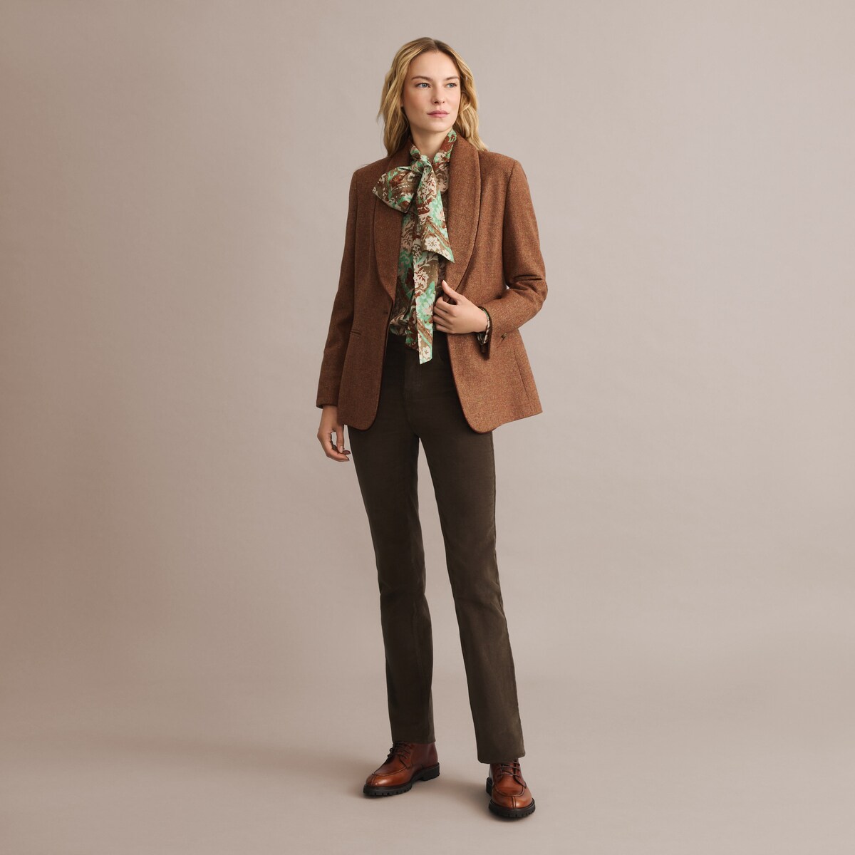 Casaco Tipo Smoking de Lã Coral-3