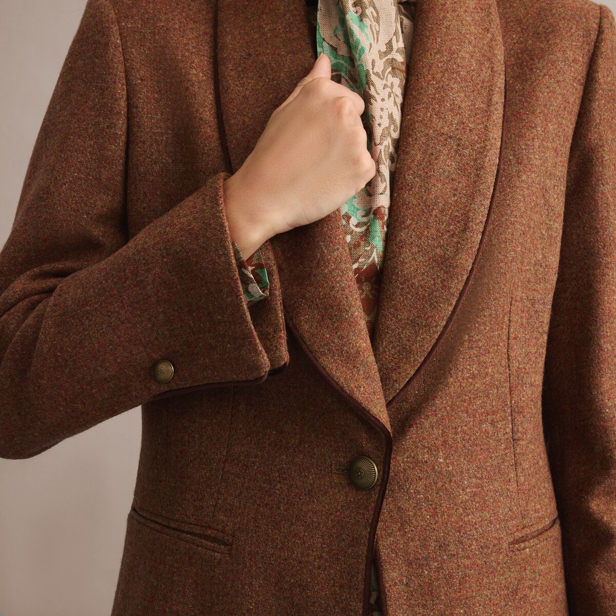 Casaco Tipo Smoking de Lã Coral-5