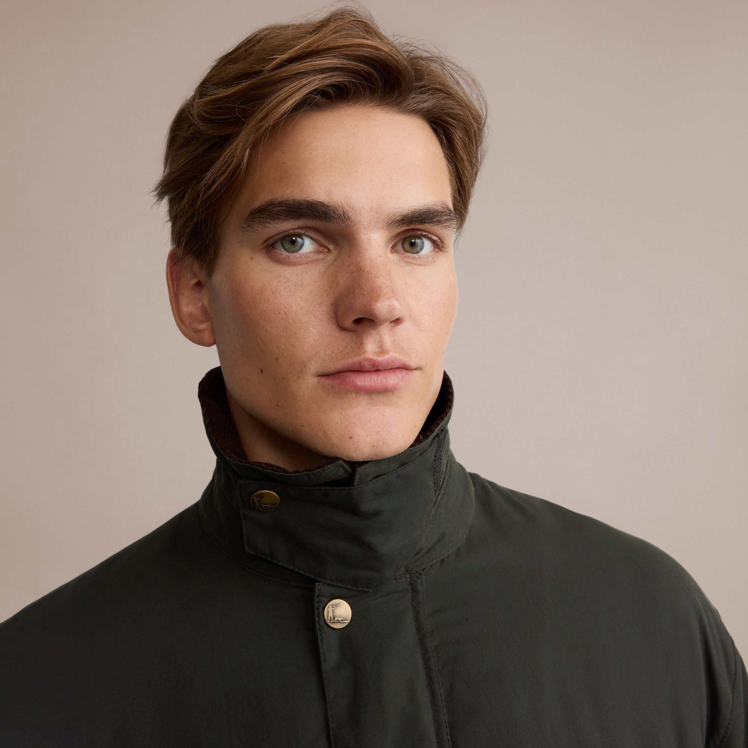 Sobretudo Encerado e Acolchoado Verde-5