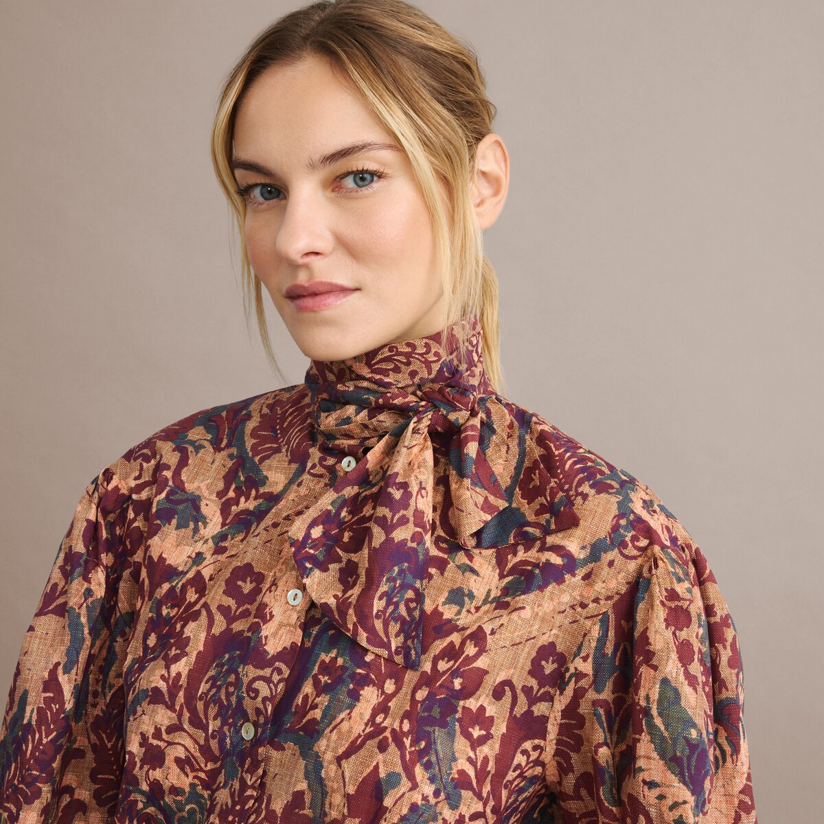 Camisa de Mulher com Laço Azul-2