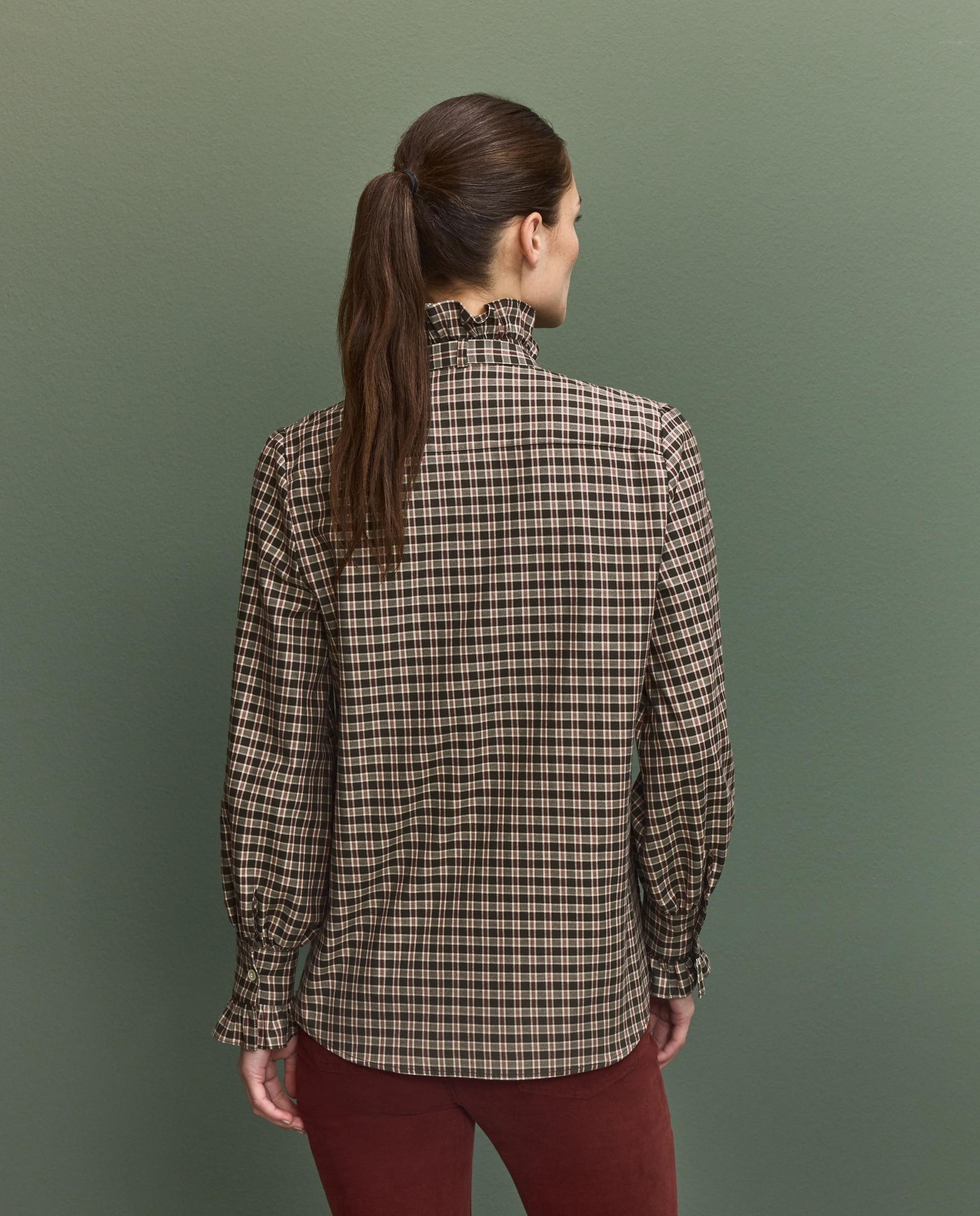Camisa aos Quadrados de Mulher com Laço Caqui-3