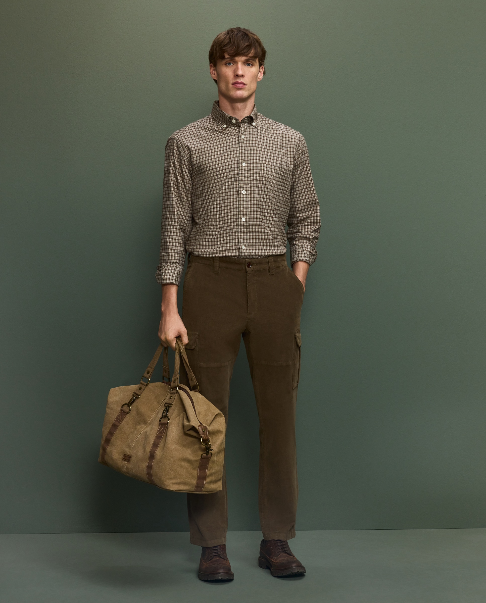 Camisa de Homem aos Quadrados com Fundo Colorido Verde-2