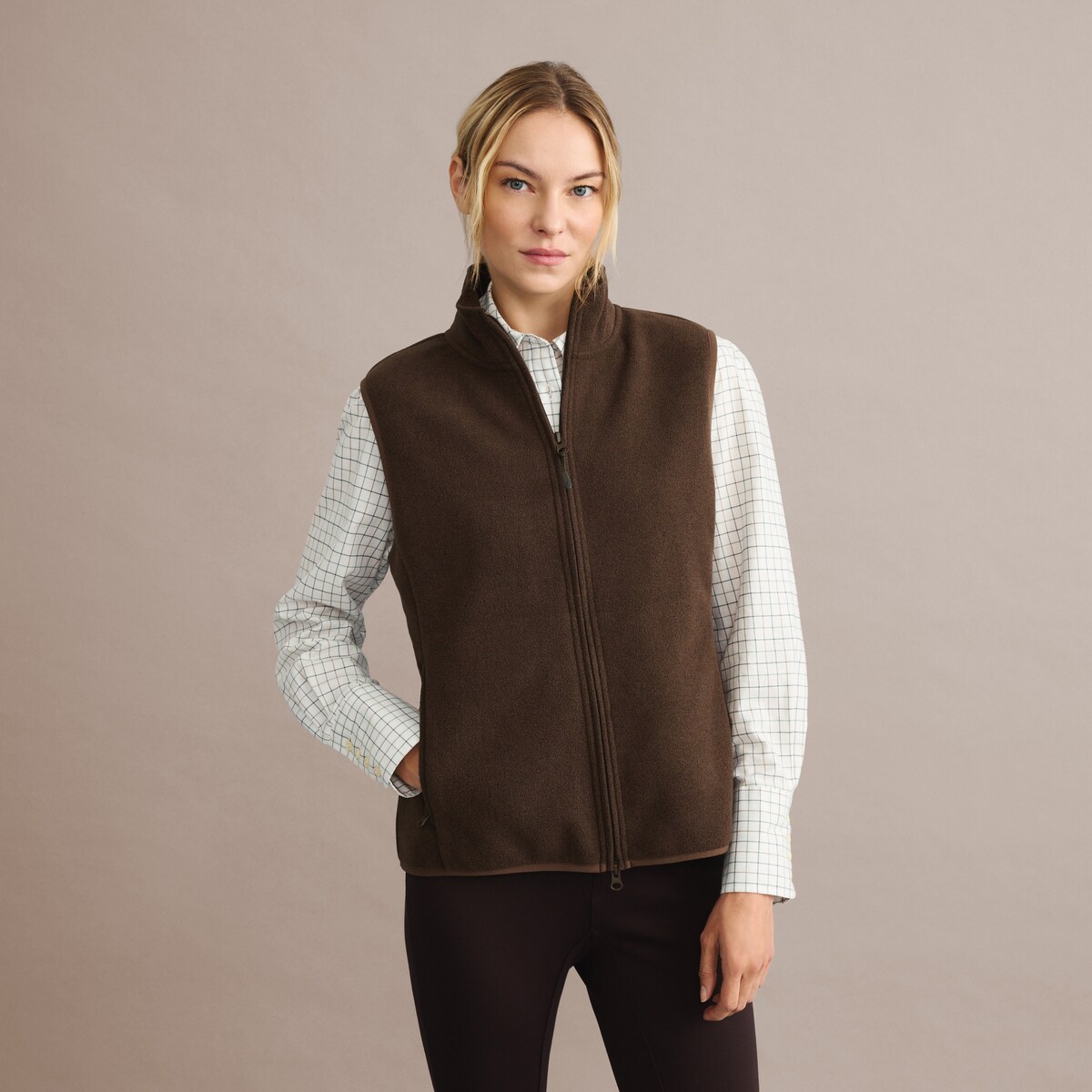 Colete Básico de Mulher com Forro Polar Castanho-2