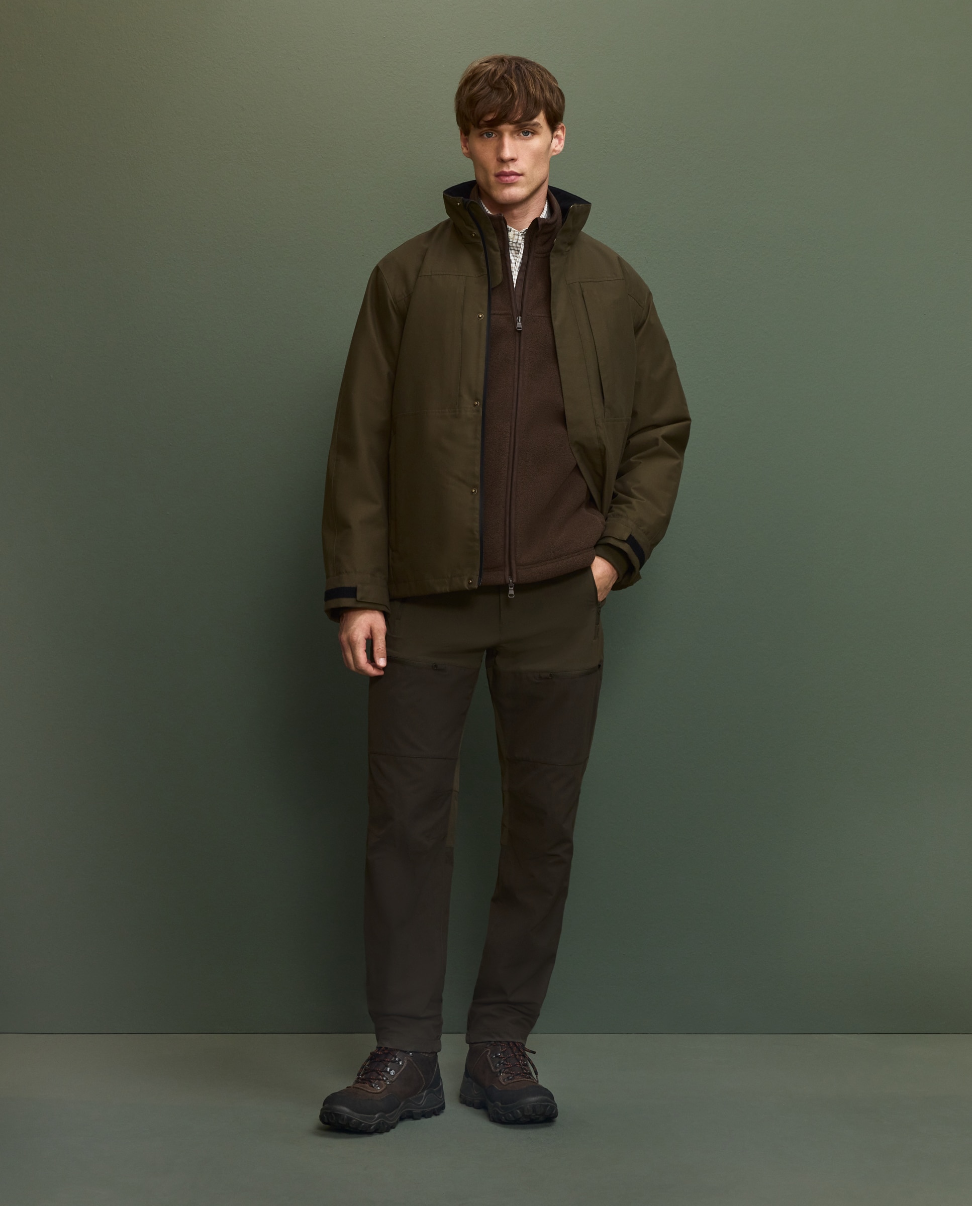 Imagen 0 de Chaqueta de hombre ligera impermeable. Verde