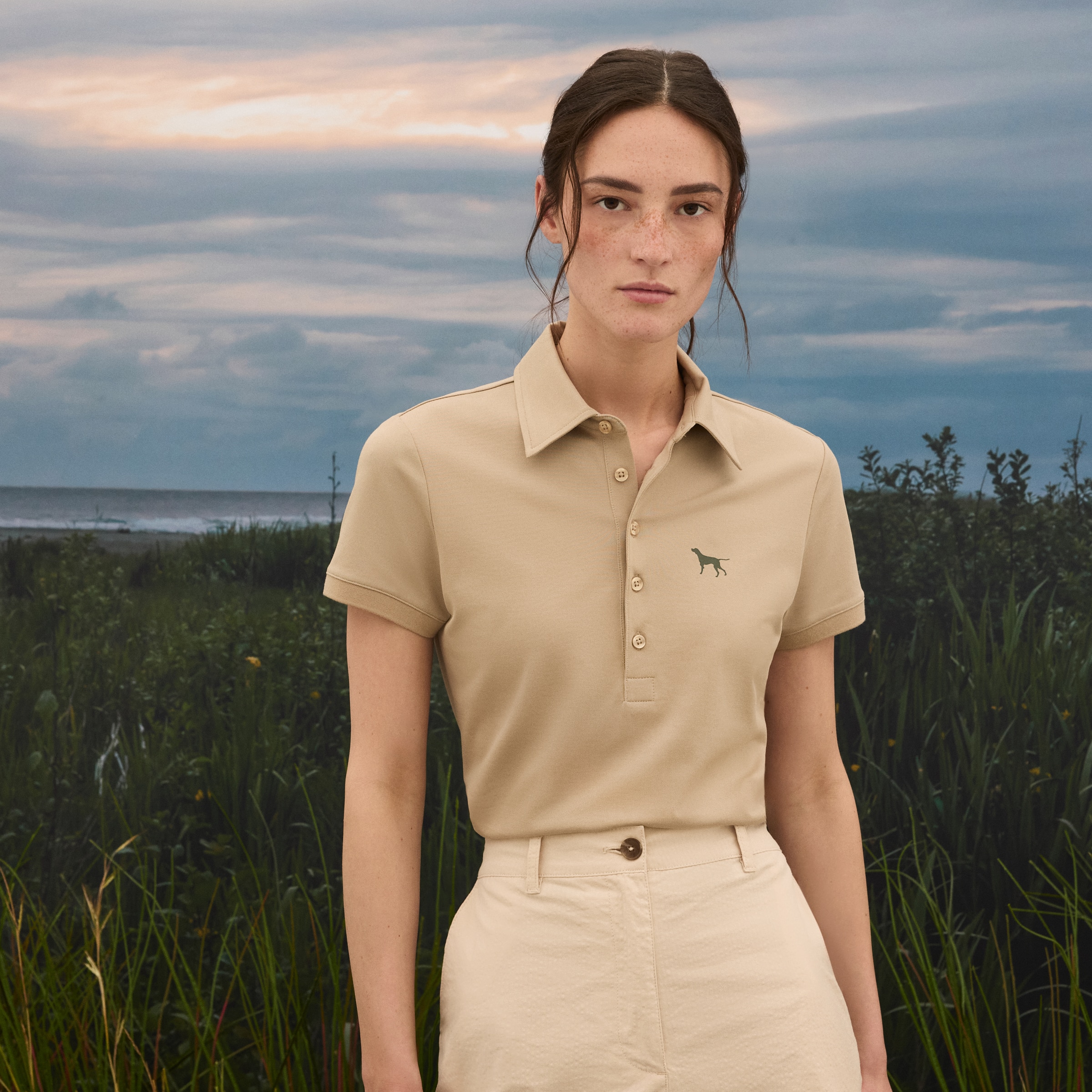 Imagen 0 de Polo manga corta de mujer Beige