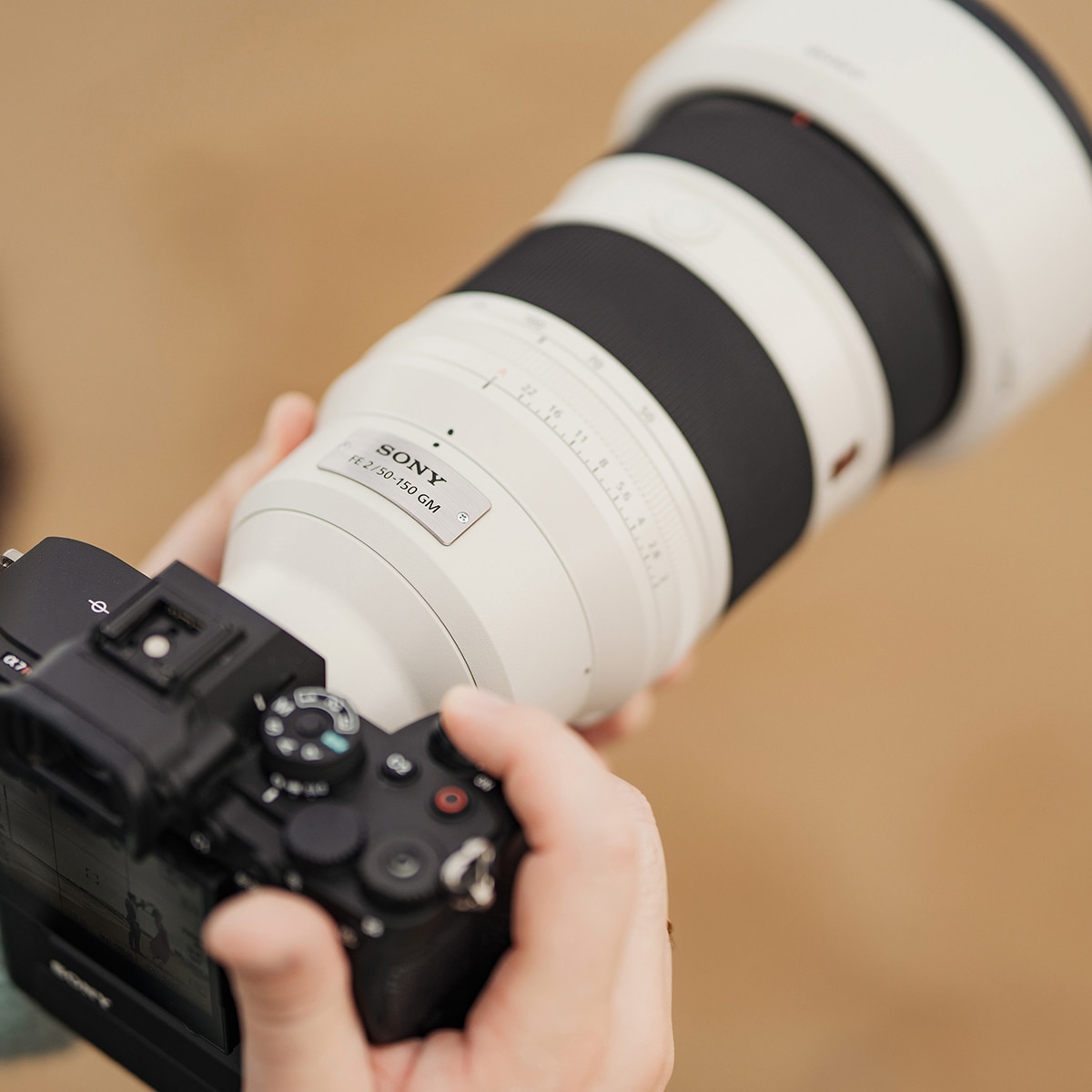 Objetivo Sony FE 50-150mm F2 GM Blanco-4