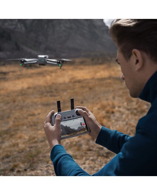 Dron DJI Air 3 Fly More Combo con RC2 (control remoto pantalla) 9