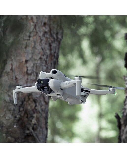 Imagen 7 de Dron DJI Mini 4 Pro Fly More Combo con RC2 (control remoto pantalla) y peso de 249g