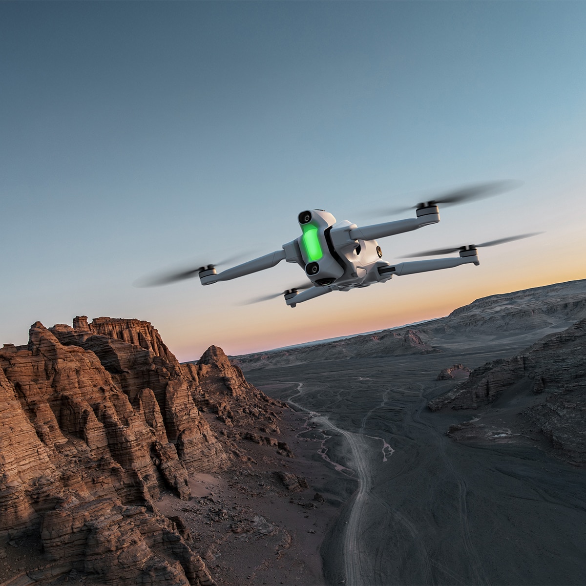 Dron Insta360 Antigravity A1, 8K 360º, Explorer Bundle Blanco-10