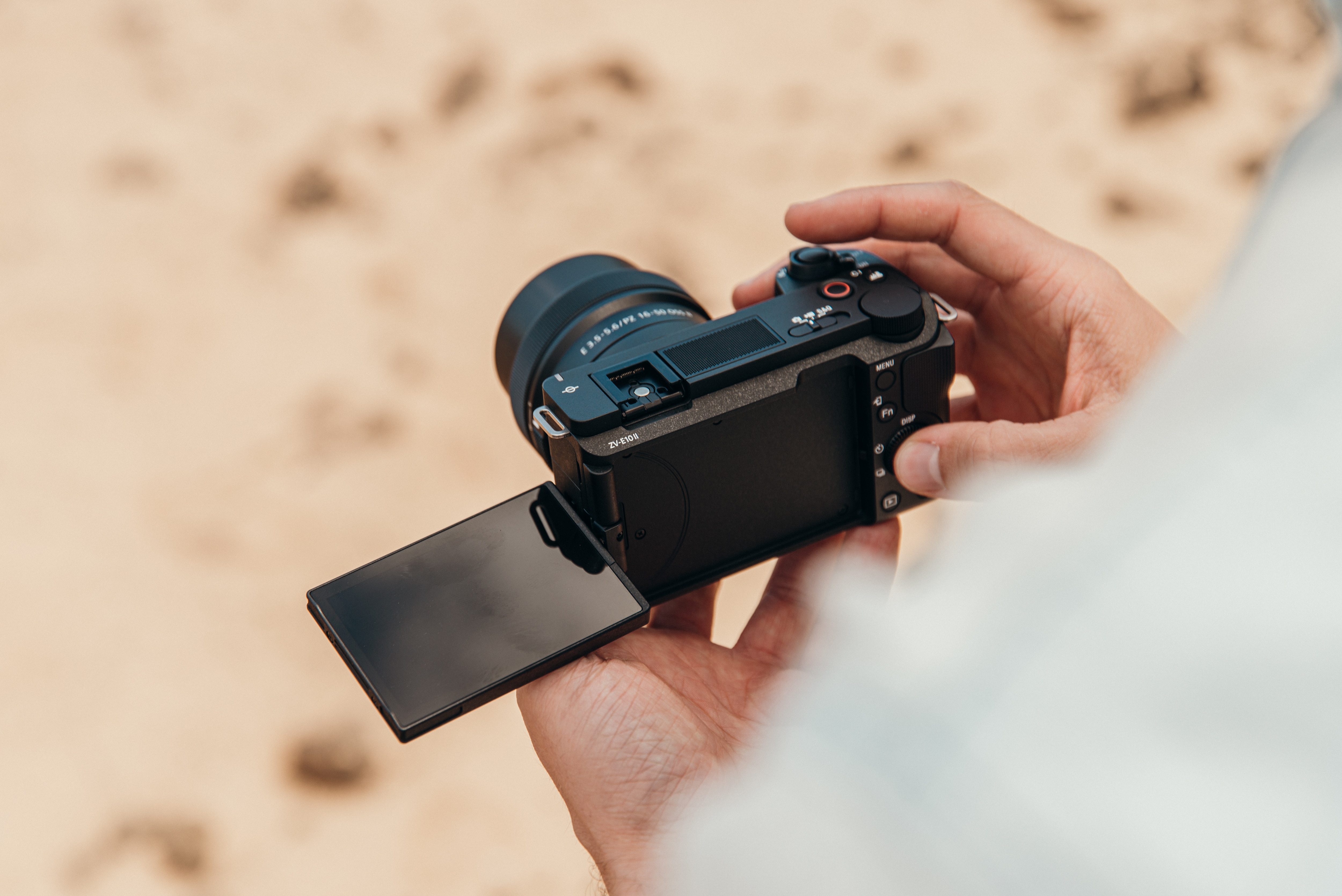 Sony Alpha ZV-10 II cámara Evil APS-C para vlogging con objetivo zoom motorizado de16-50mm f/3.5-5.6, sensor CMOS Exmor R Bionz XR ( ZV-E10M2K) Negro-7