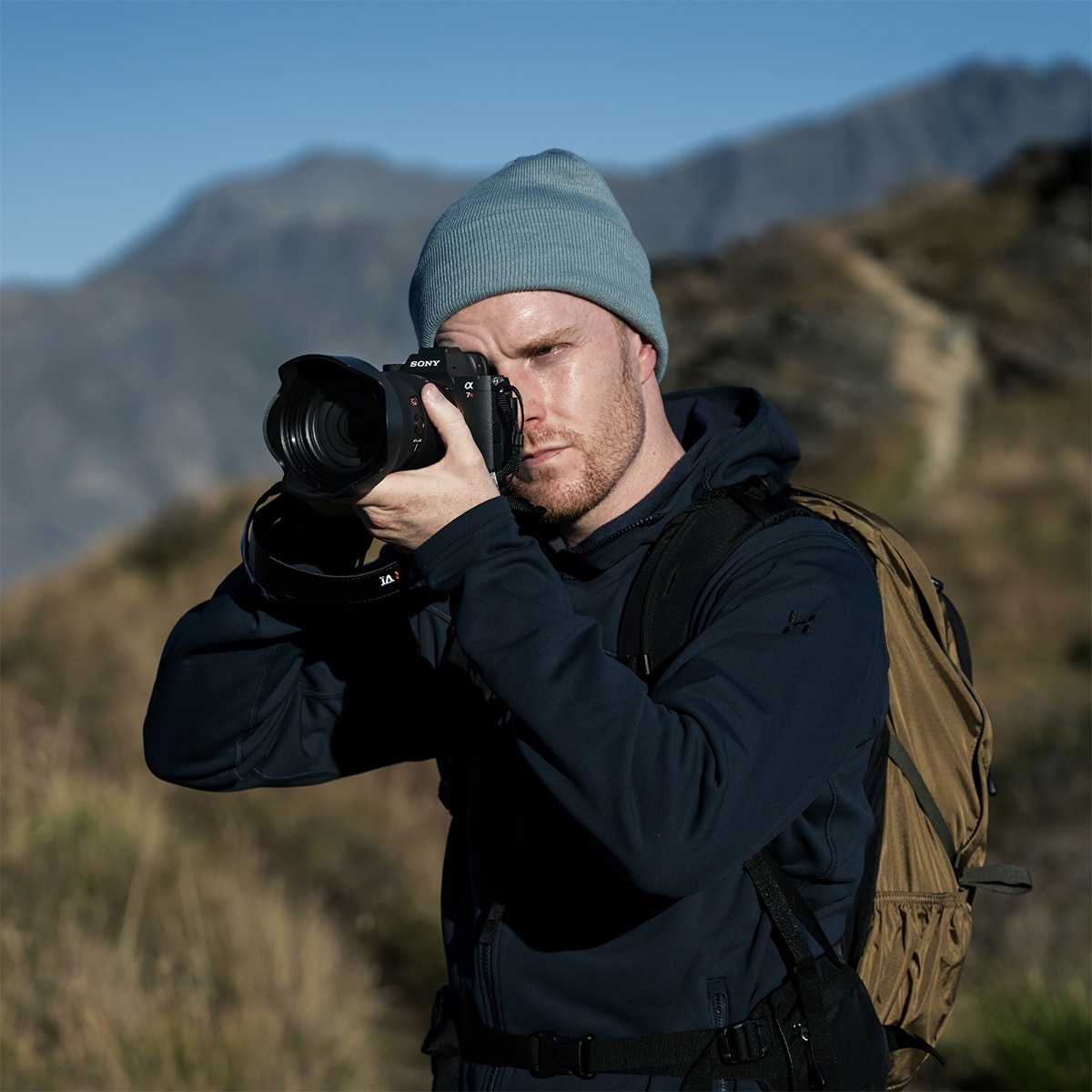 Sony Alpha 7R VI cámara mirrorless full-frame de objetivos intercambiables, captura a 30 fps, 66,8 MP, autoenfoque en tiempo real con IA, 8K. Negro-4