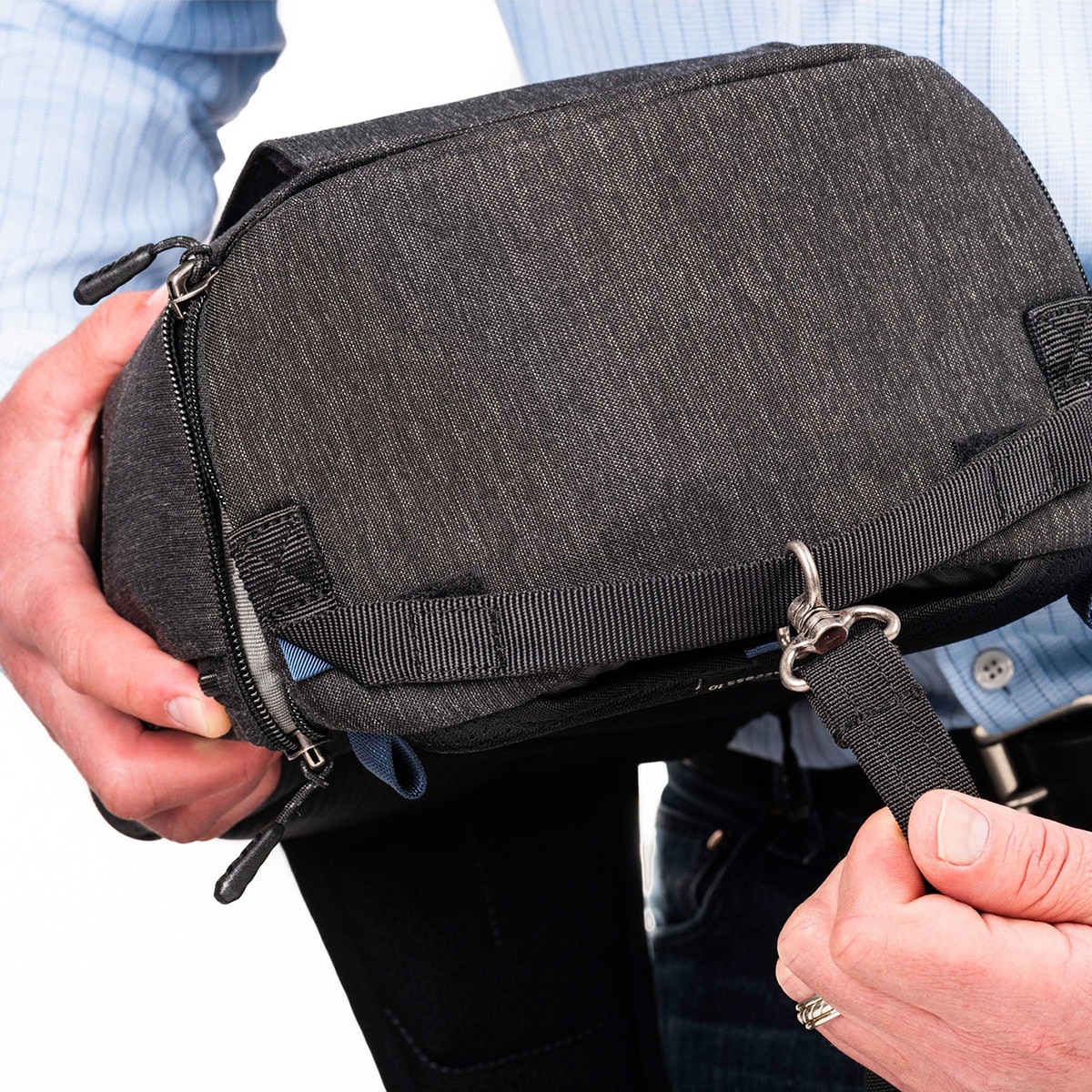 Bolso bandolera Think Tank Urban Access 10 Gris-6