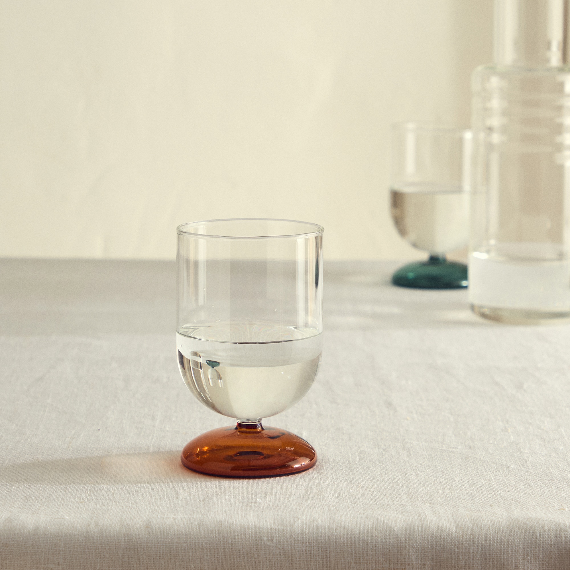 Copa de vino Ática - Ámbar Ámbar-1