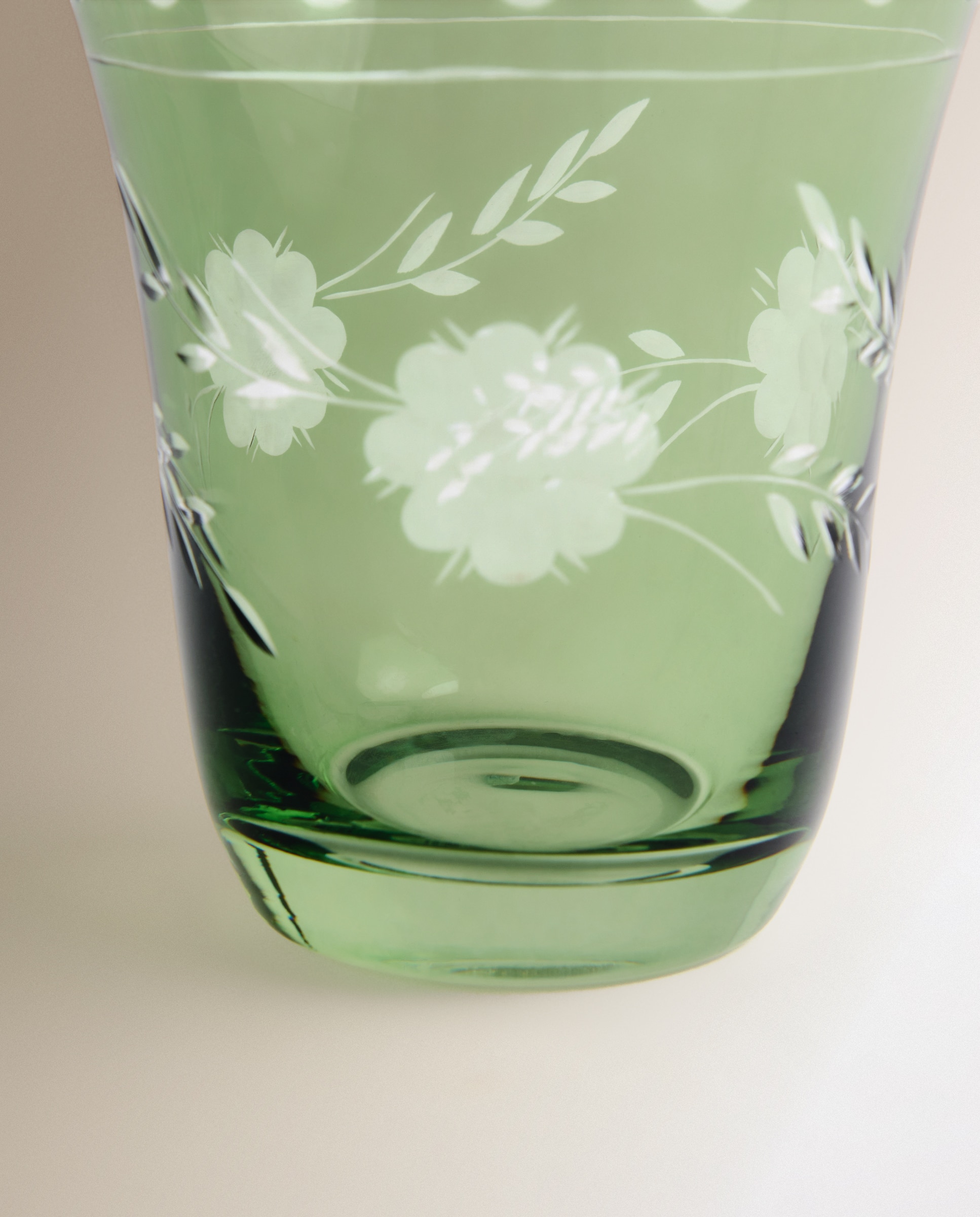 Copo de água de cristal esculpido à mão Fleury Verde-4