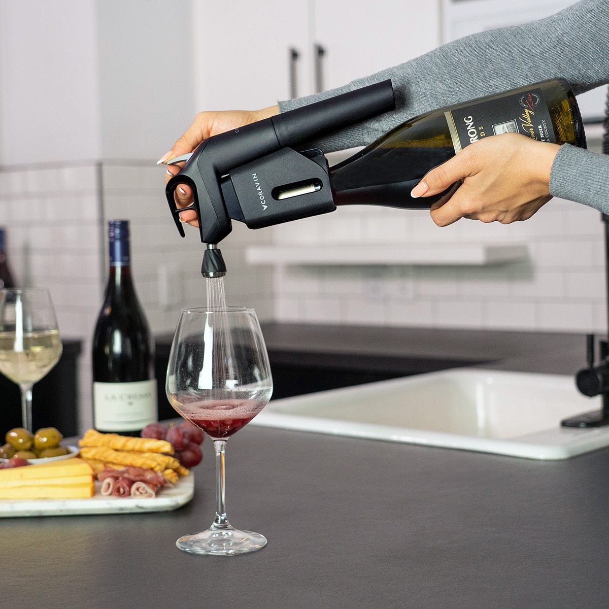 Sistema de Preservação do Vinho em Cápsulas de Gás Three + Preto-11