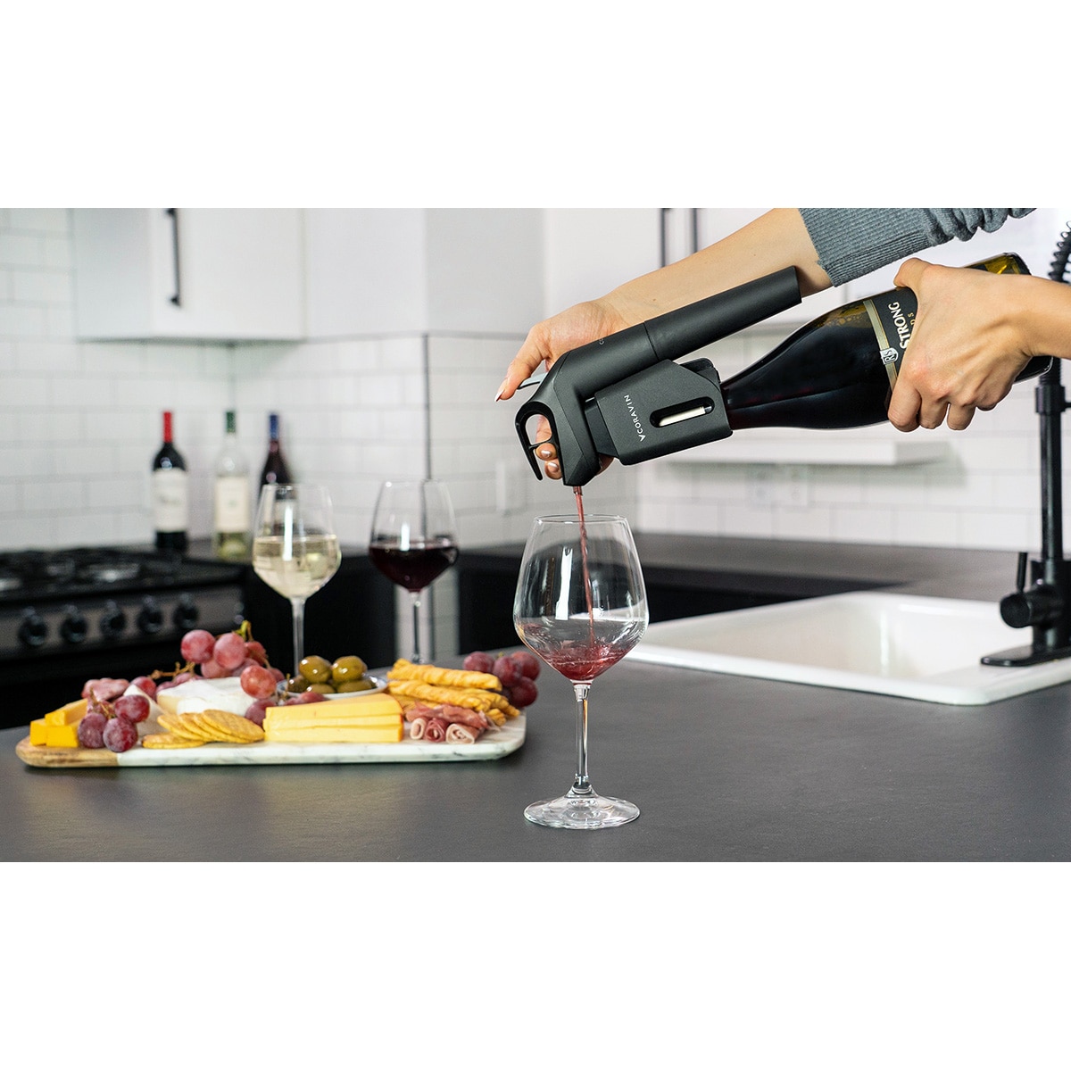 Sistema de Preservação do Vinho em Cápsulas de Gás Three + Preto-12