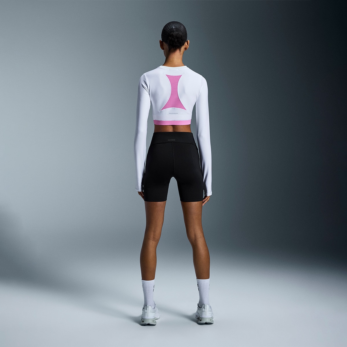 Camiseta de mujerTrain Long Sleeve Crop On - Blanco Blanco-2