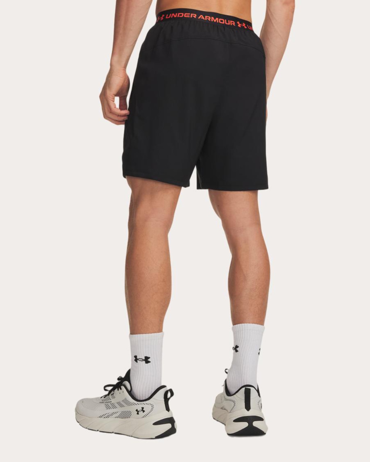 Calções de Homem UA Vanish Wven Short 2.0 6in Preto-2