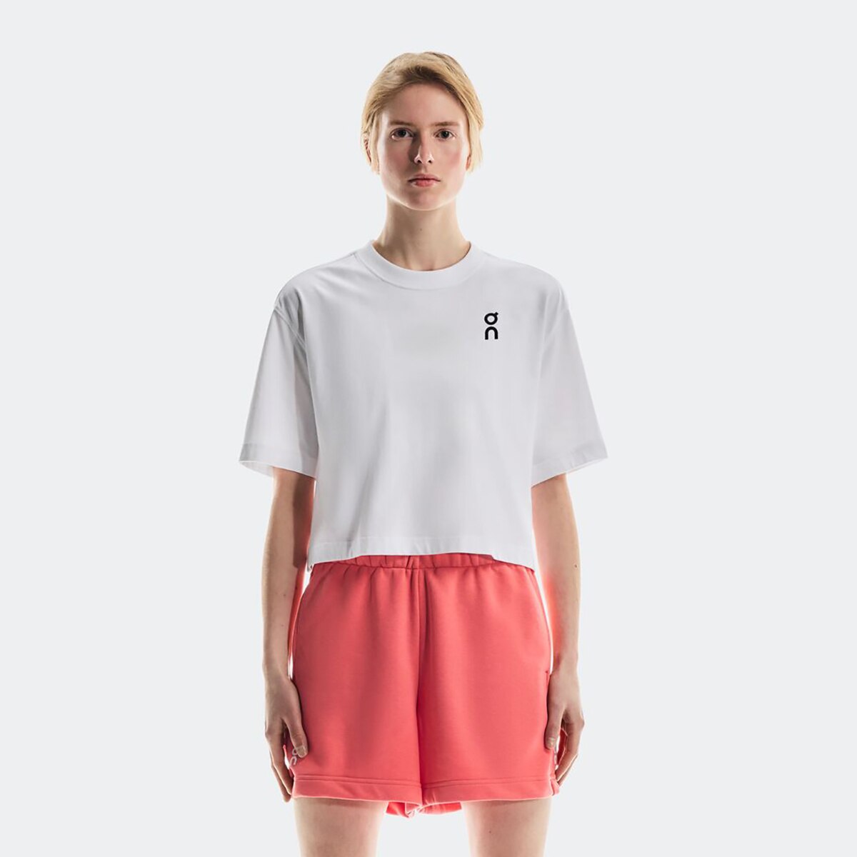 Imagen 0 de Camiseta de mujer Club Boxy-T ON Blanco