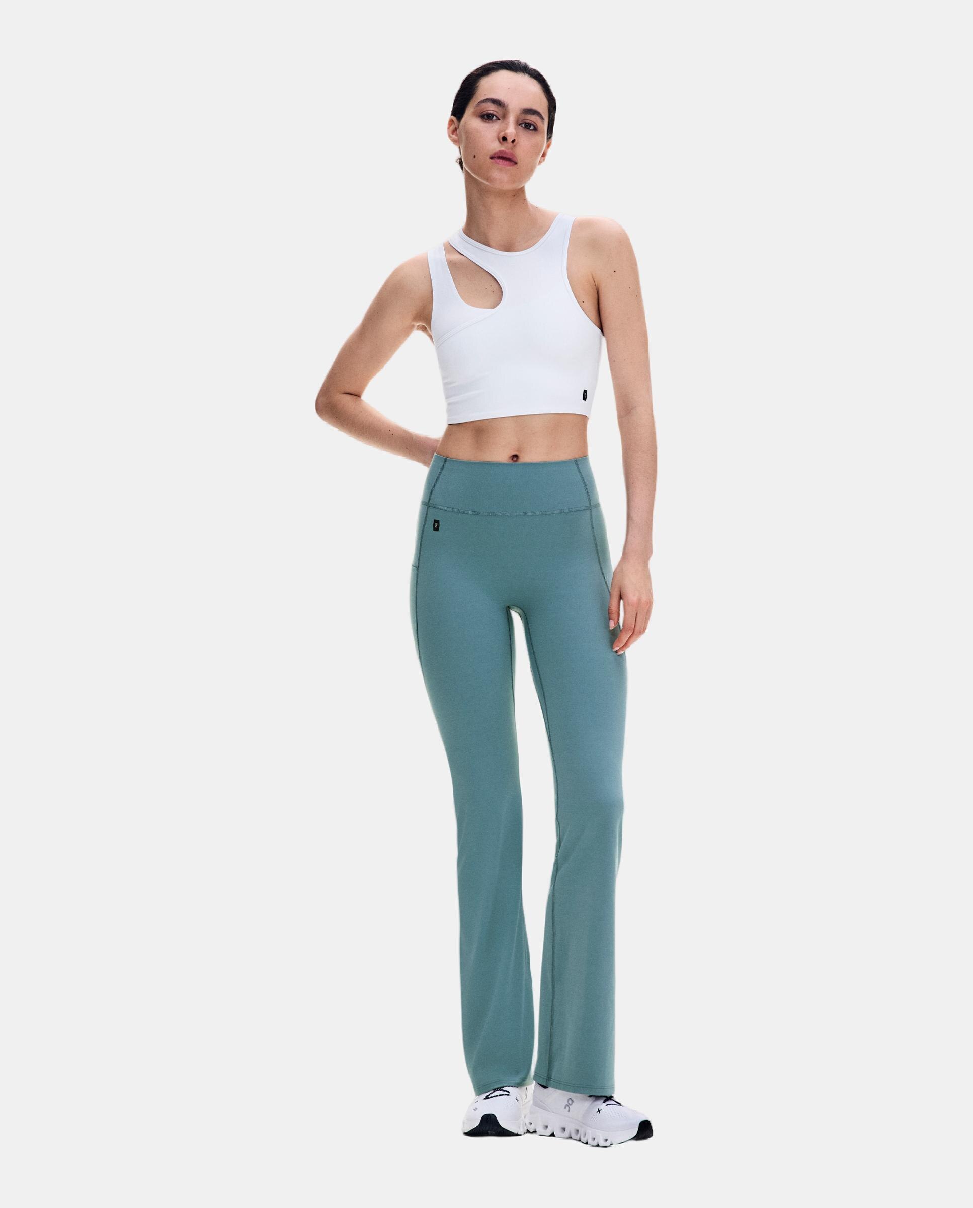 Camiseta de mujer Studio Asymmetric Crop ON - Blanco Blanco-3