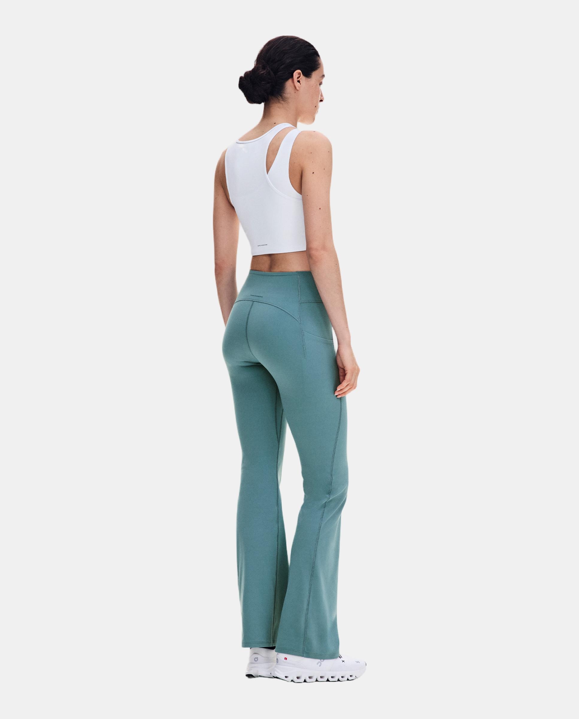 Camiseta de mujer Studio Asymmetric Crop ON - Blanco Blanco-4