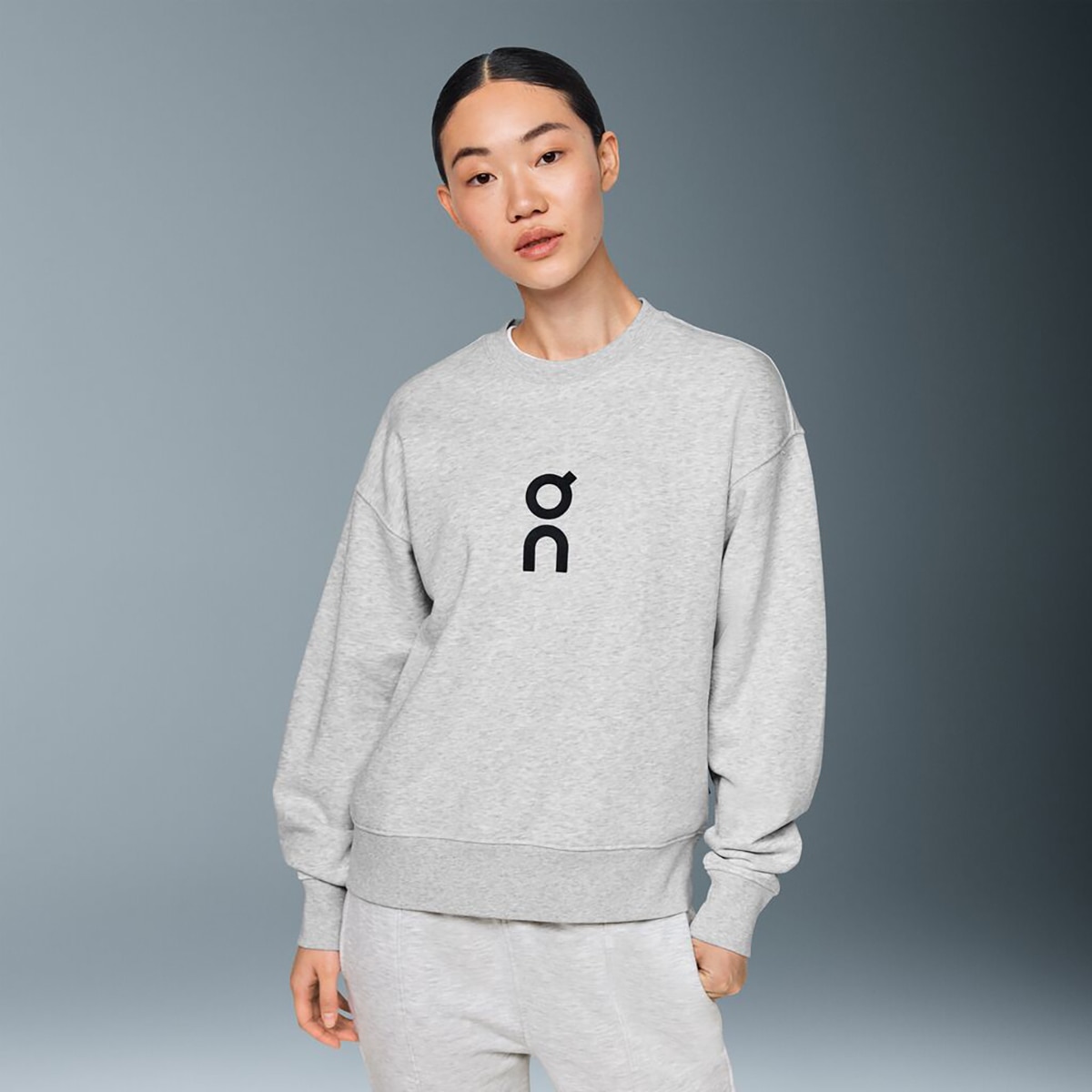 Sudadera de mujer Club Crew On - Gris Gris-1