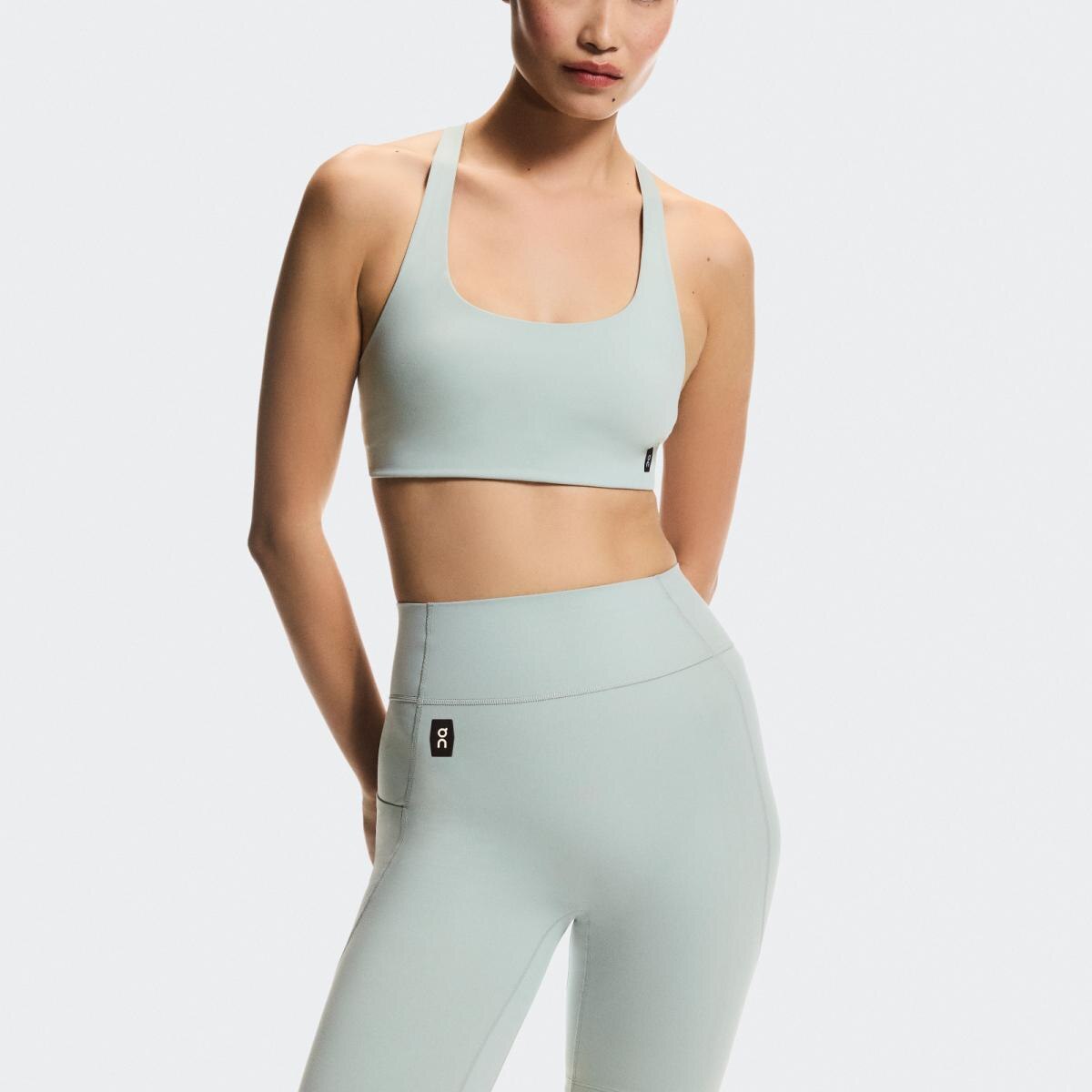 Imagen 0 de Malla corta de mujer Studio Tights Short On Verde