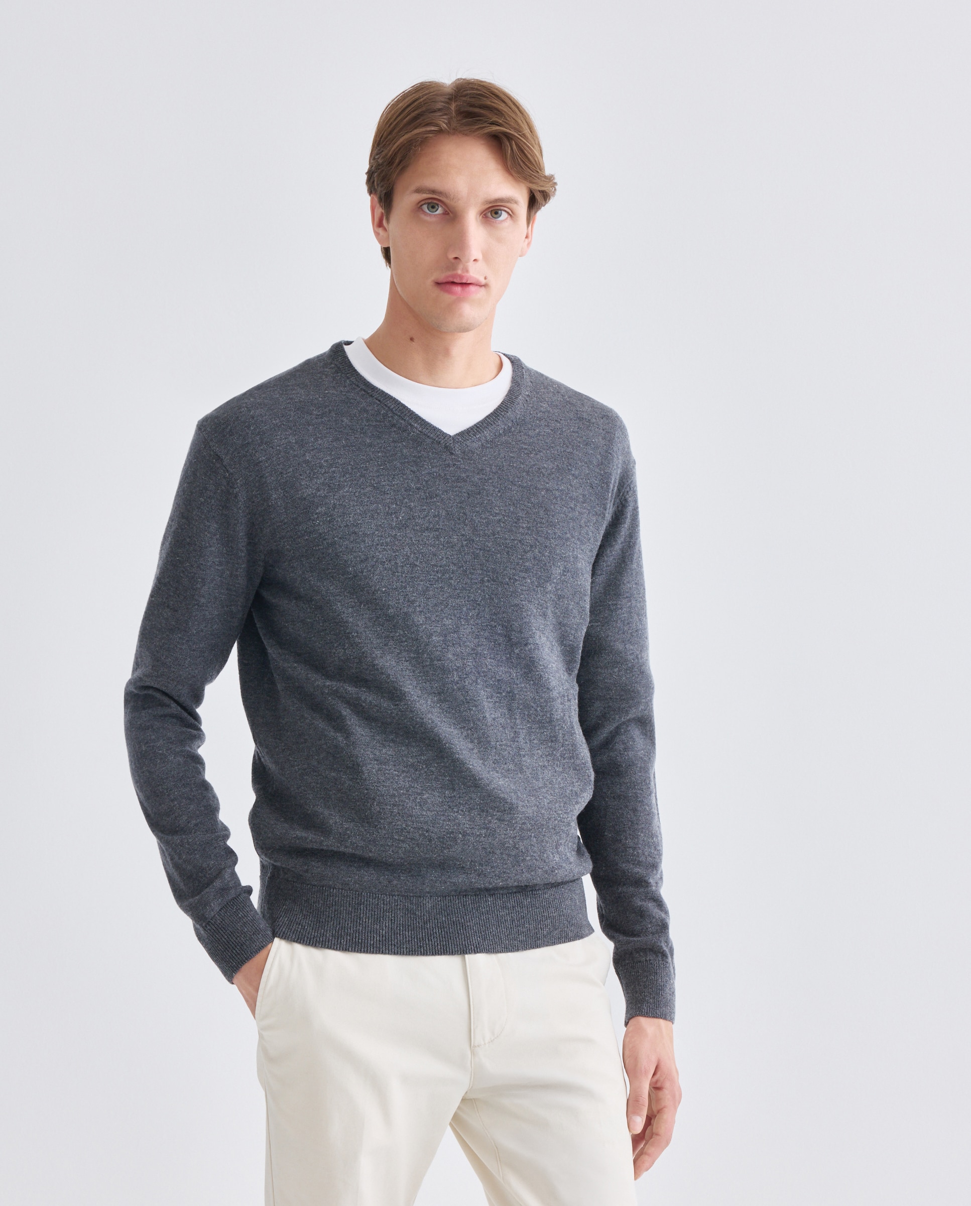 Imagen 0 de Jersey de hombre cuello pico liso 100% Lana Merino