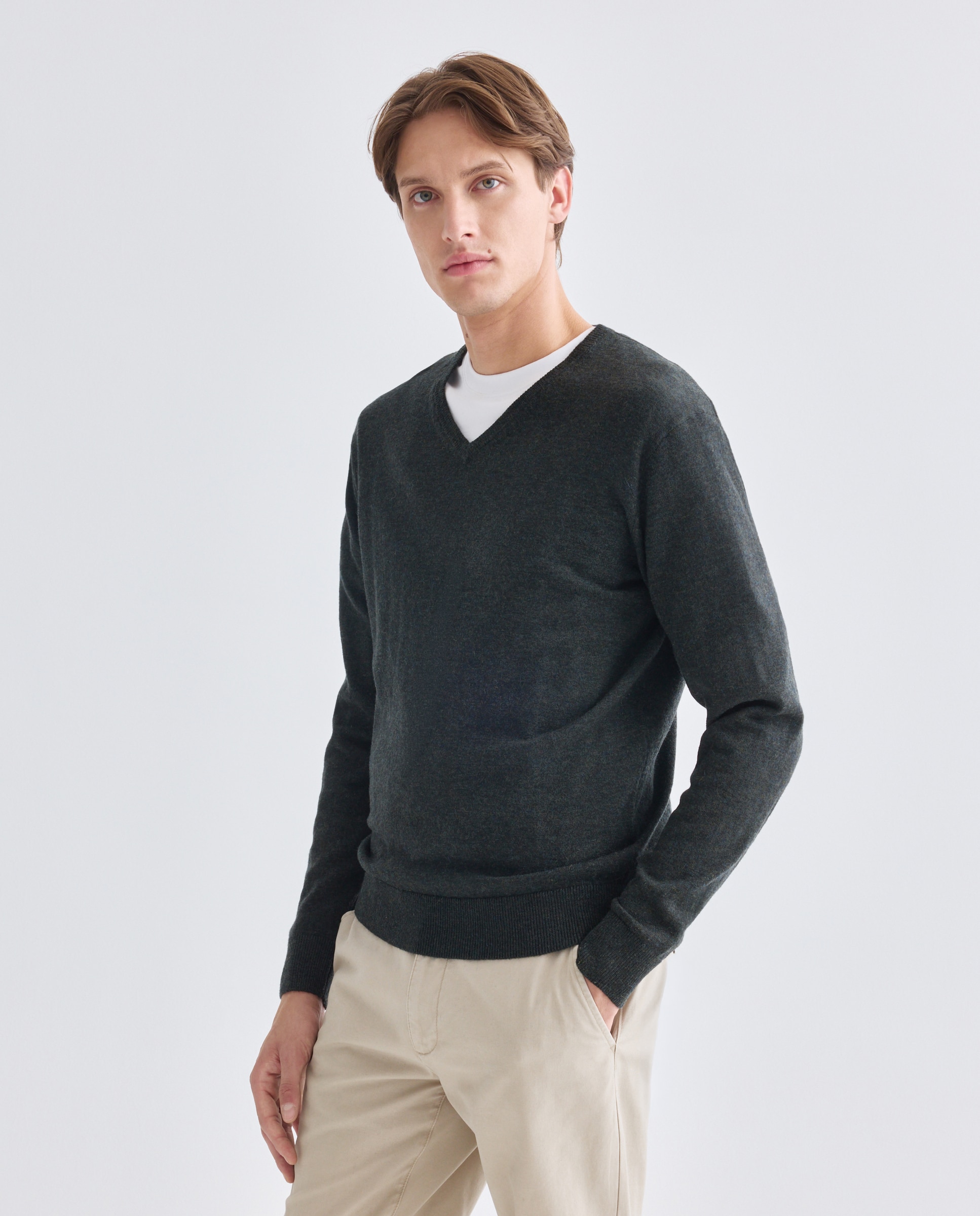 Imagen 0 de Jersey de hombre cuello pico liso 100% Lana Merino