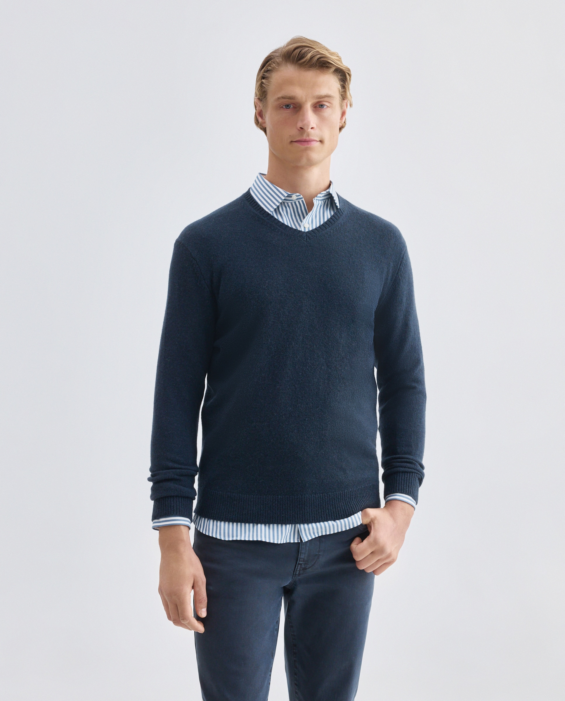 Imagen 0 de Jersey de hombre cuello pico liso Lambswool Nylon