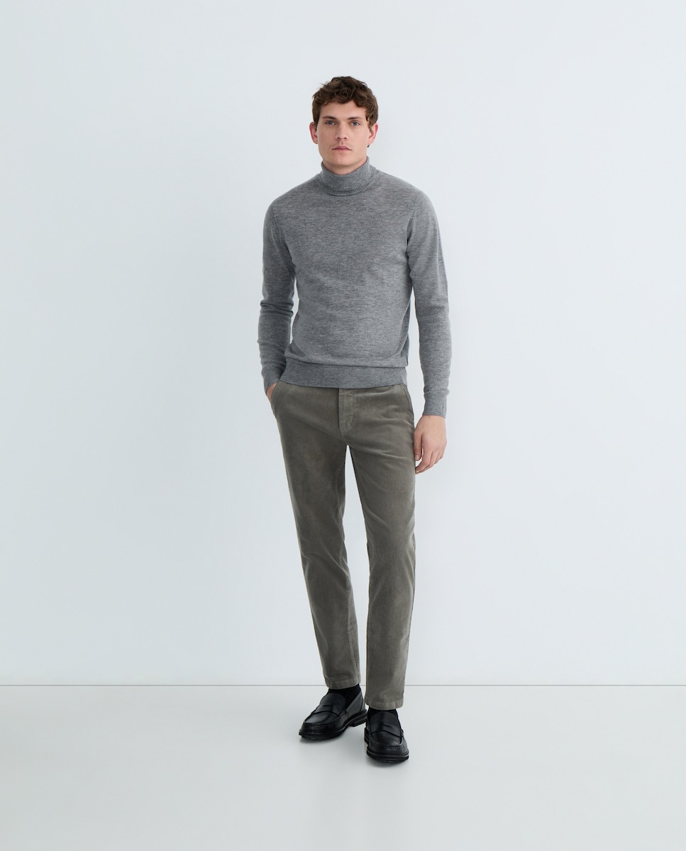 Jersey de hombre cuello cisne liso 100% lana merino 820 Gris medio-2