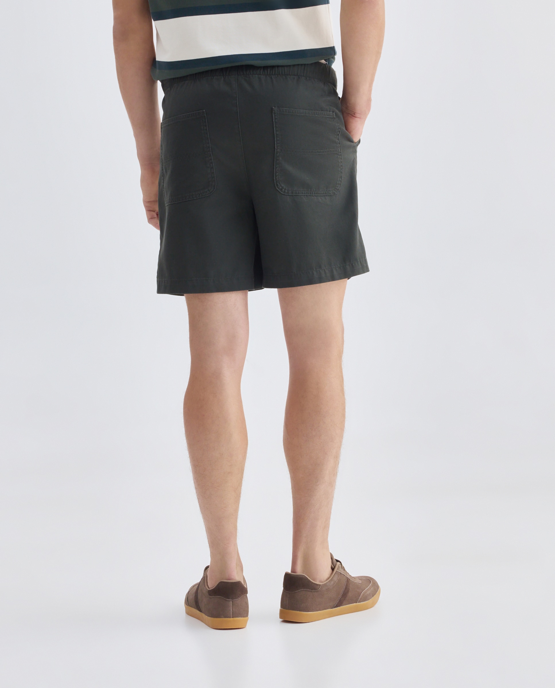 Bermuda hombre chino con goma 530 Verde oscuro-3