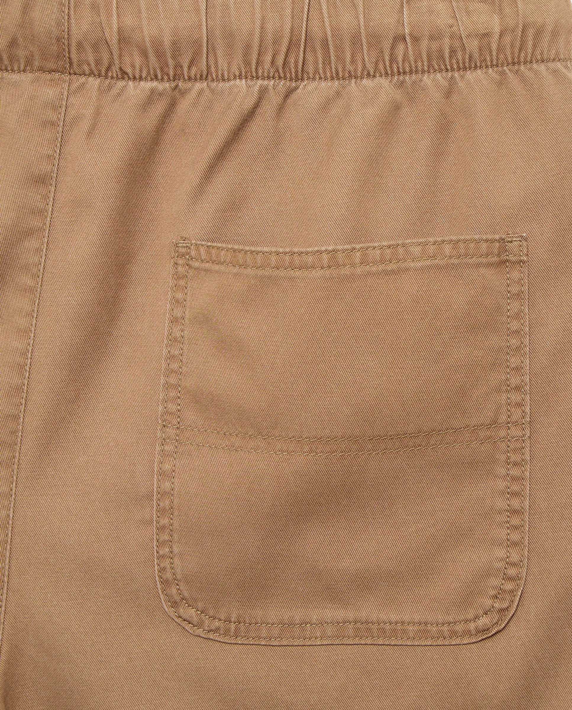 Bermuda hombre chino con goma Marrón-5