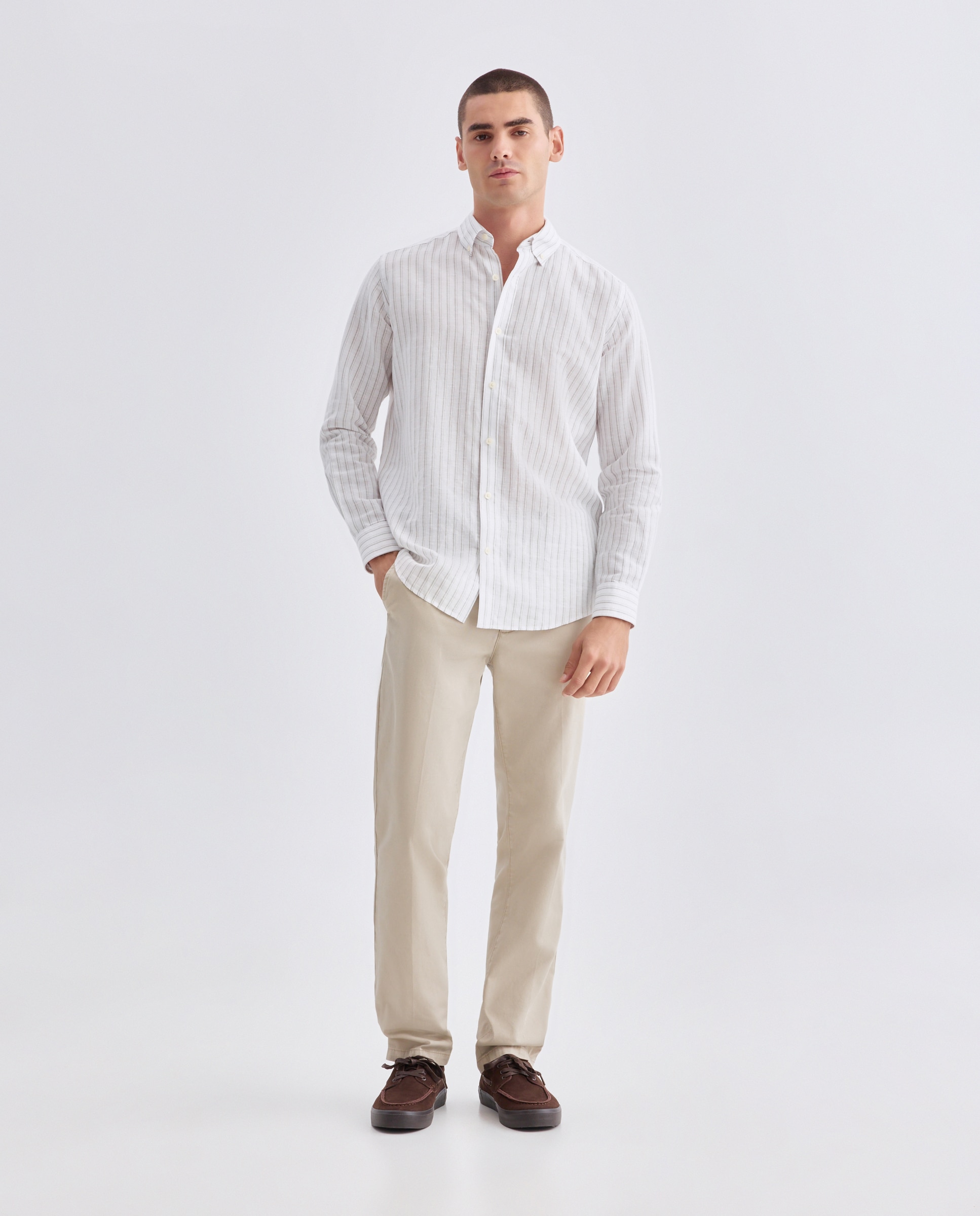 Imagen 0 de Pantalón hombre chino básico regular fit
