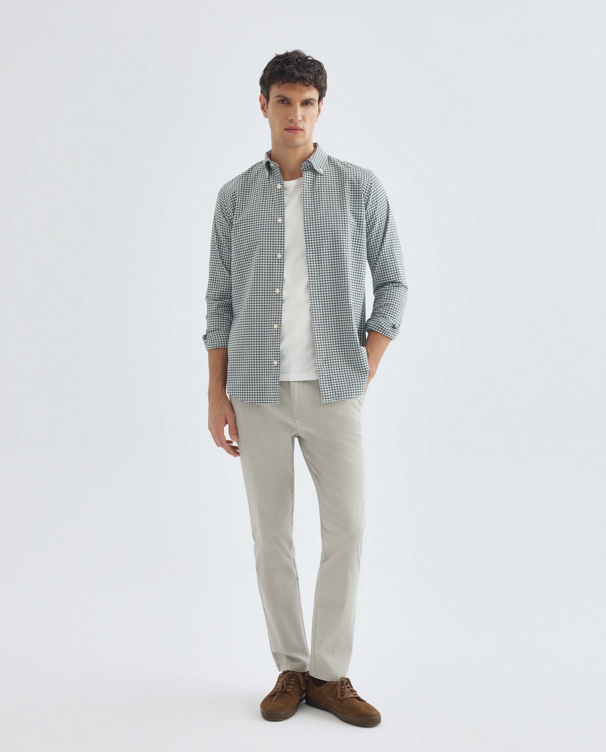 Imagen 0 de Pantalón hombre chino con goma efecto lavado regular fit