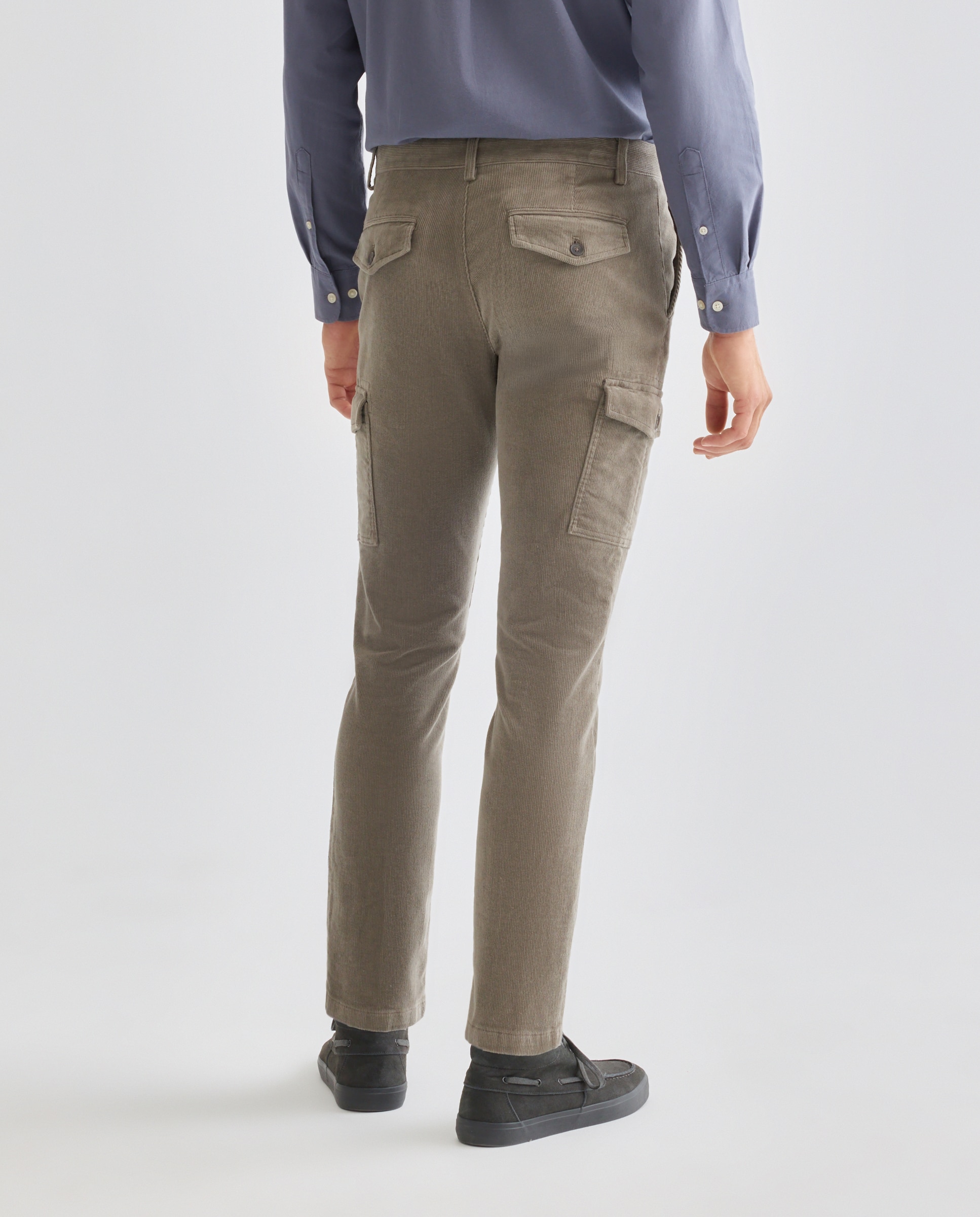 Pantalón hombre chino cargo pana 560 Oliva-3