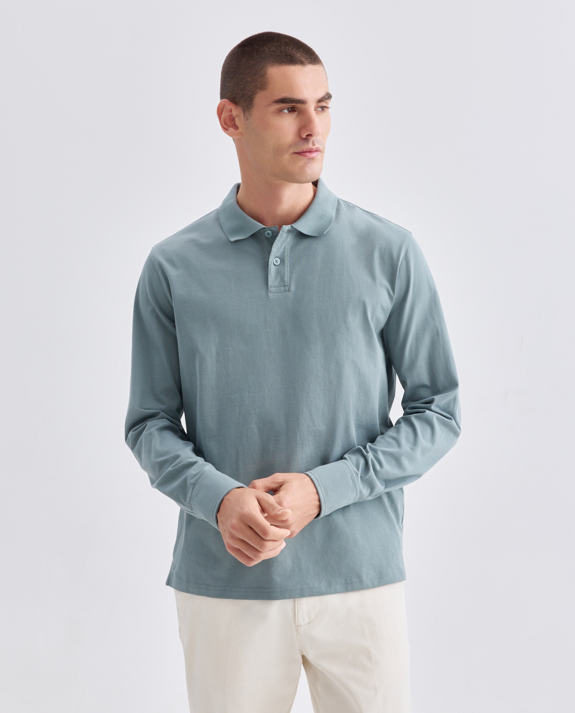 Imagen 0 de Polo de hombre liso lavado puños camiseros