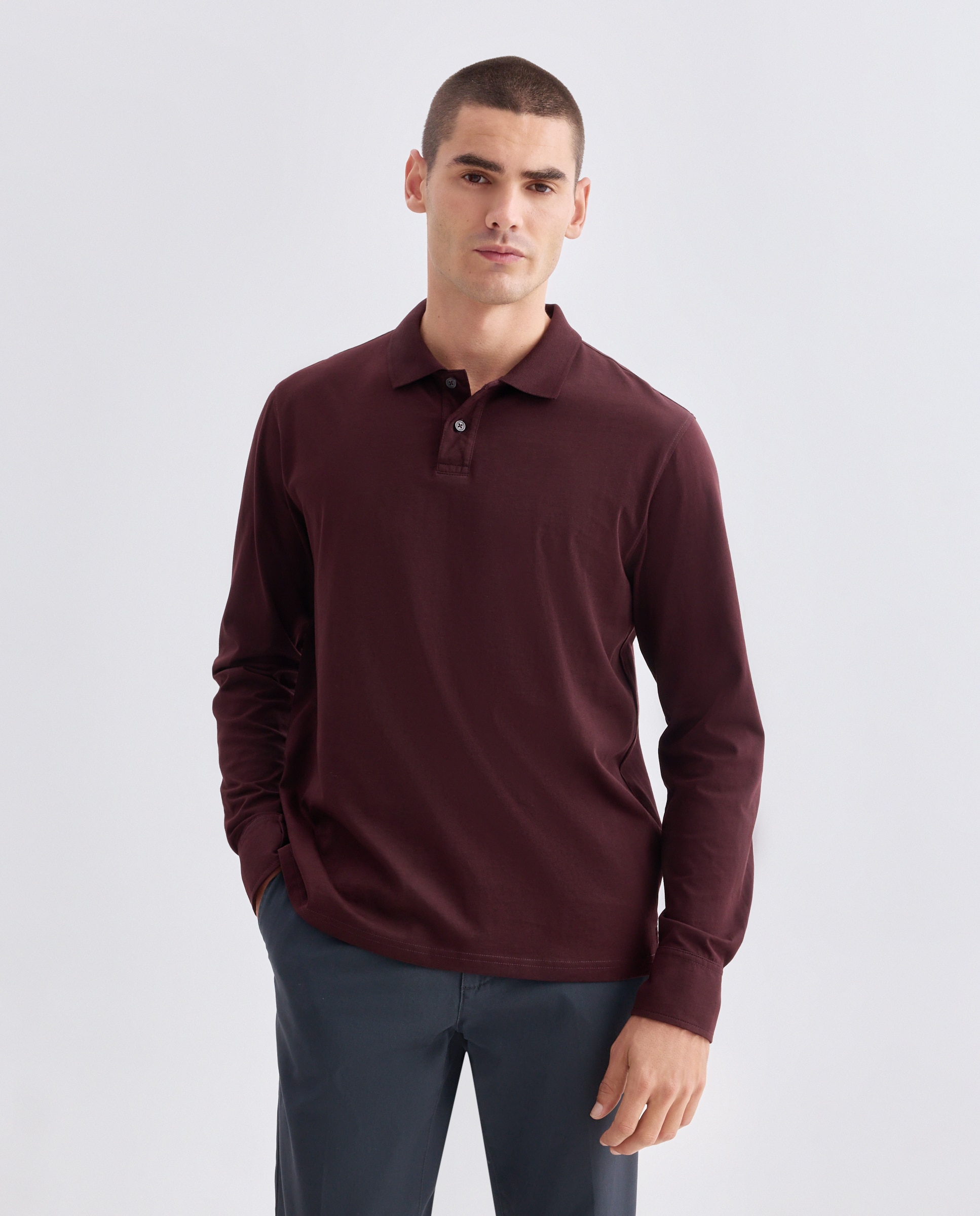Imagen 0 de Polo de hombre liso lavado puños camiseros