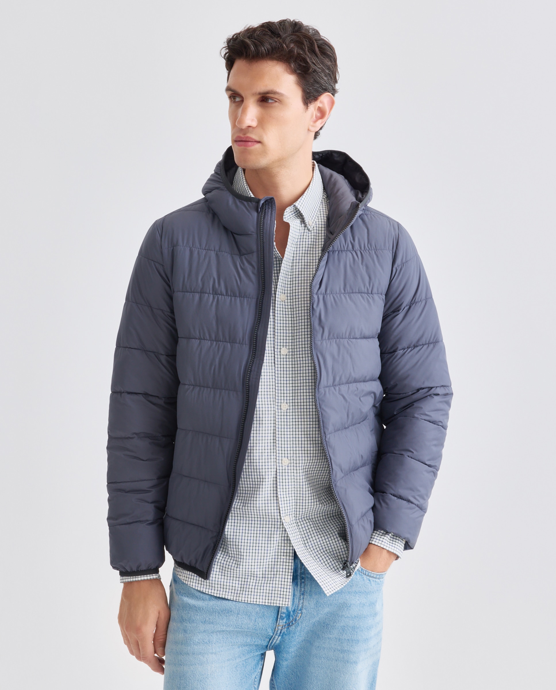 Imagen 0 de Chaqueta hombre ultraligera con capucha y relleno reciclado