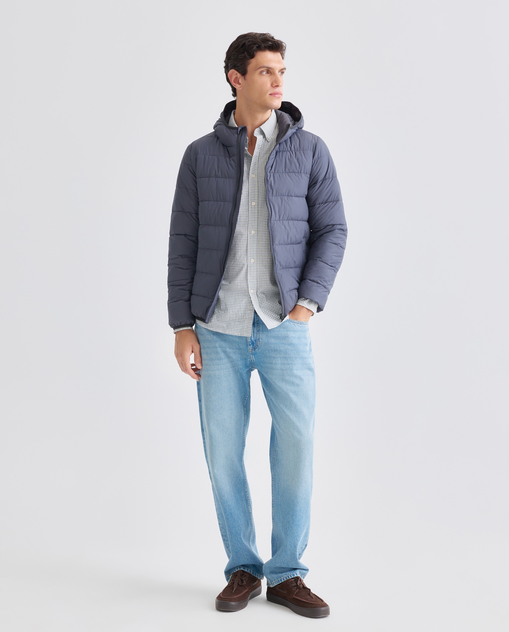 Chaqueta hombre ultraligera con capucha y relleno reciclado 830 Antracita-2