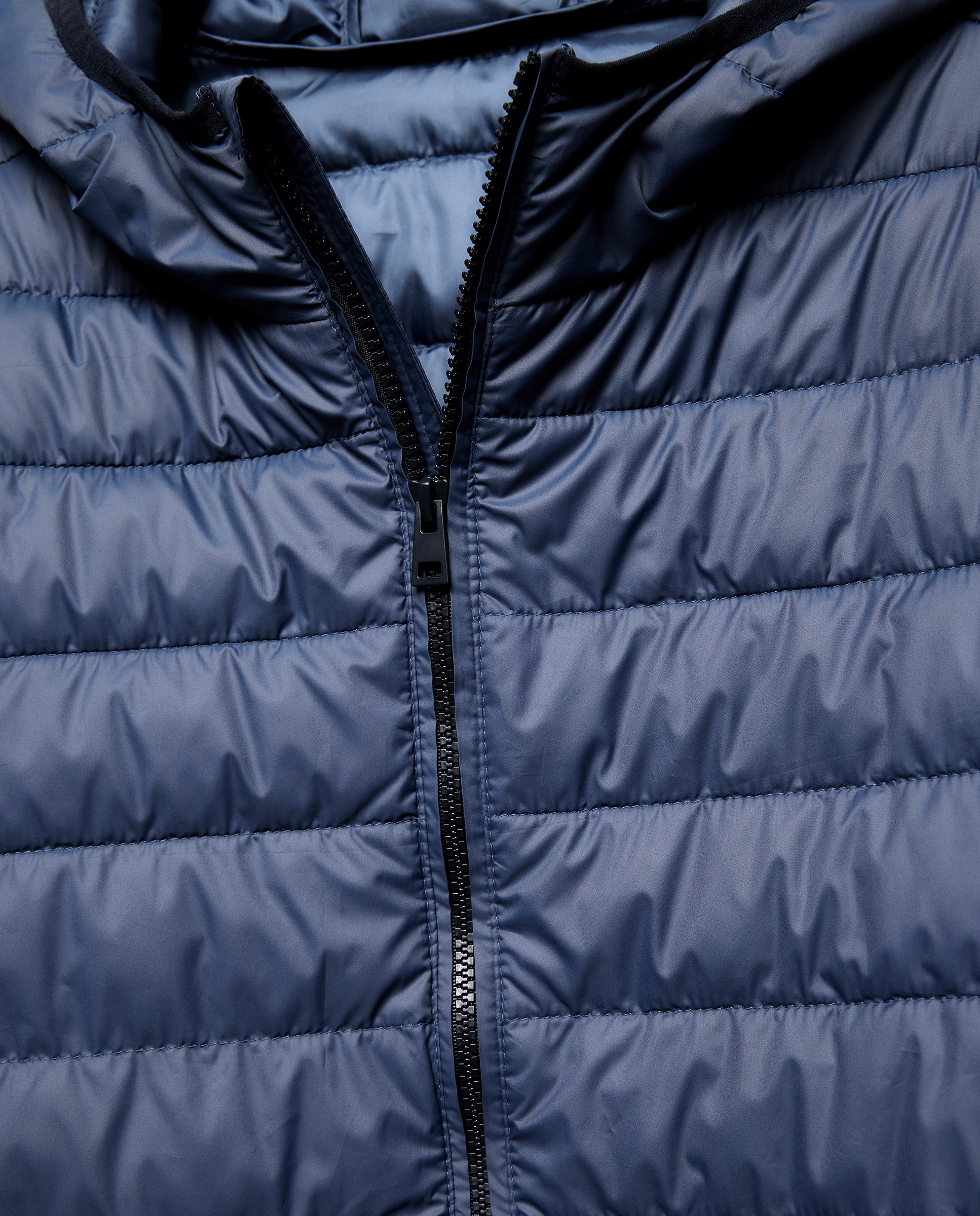 Chaqueta hombre ultraligera capucha con relleno reciclado 400 Azul-5