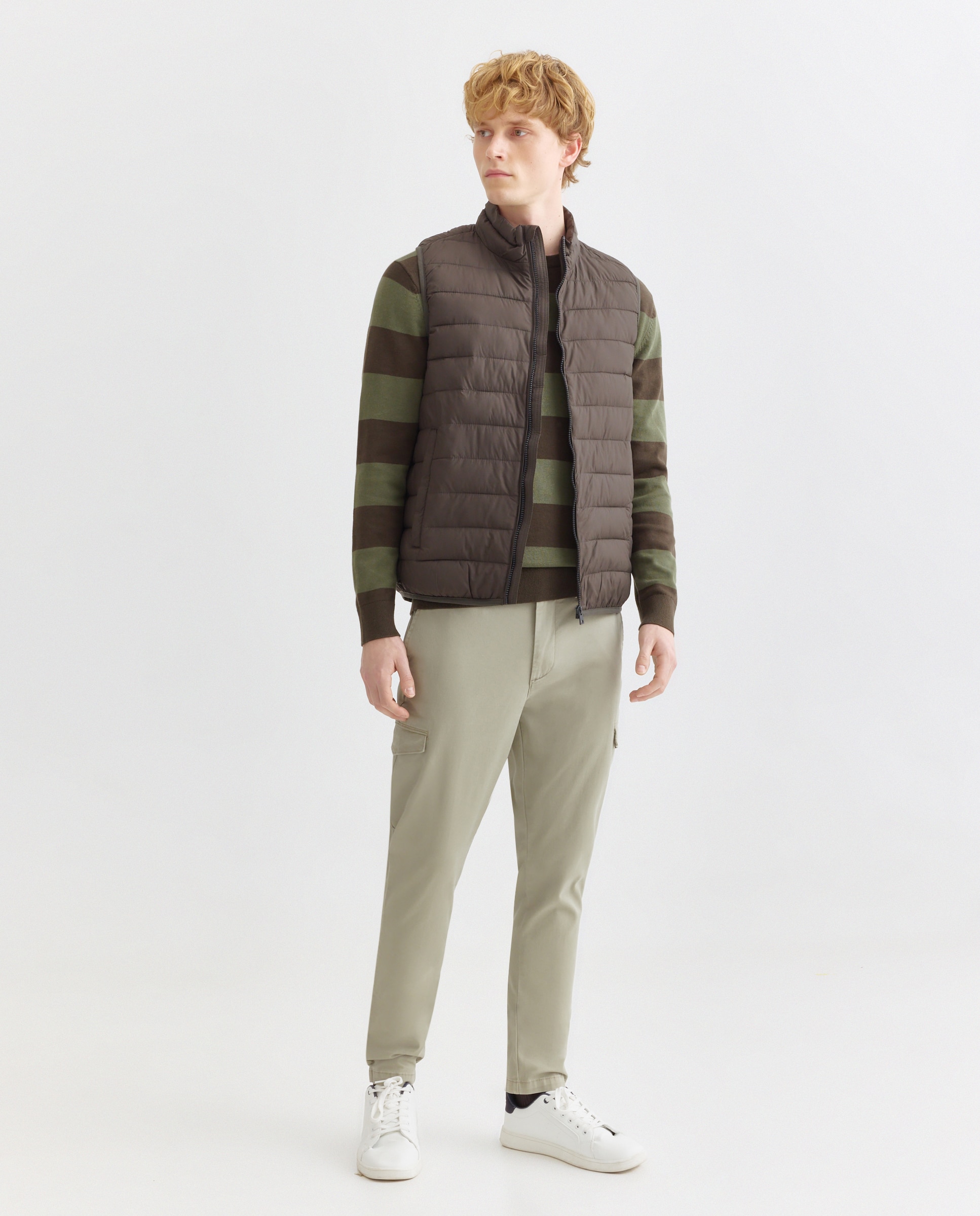 Chaleco hombre ultraligero con relleno reciclado 530 Verde oscuro-2