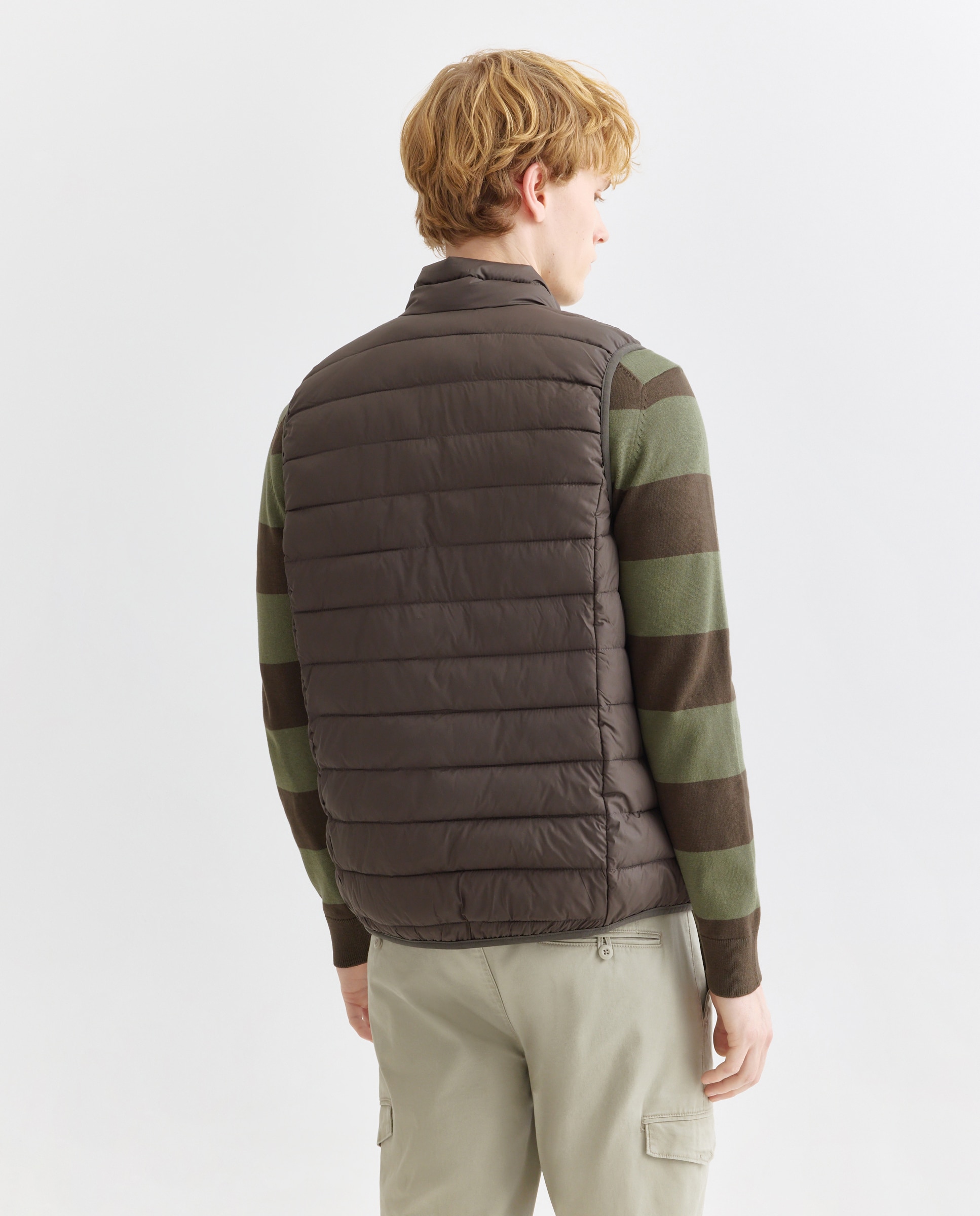 Chaleco hombre ultraligero con relleno reciclado 530 Verde oscuro-3