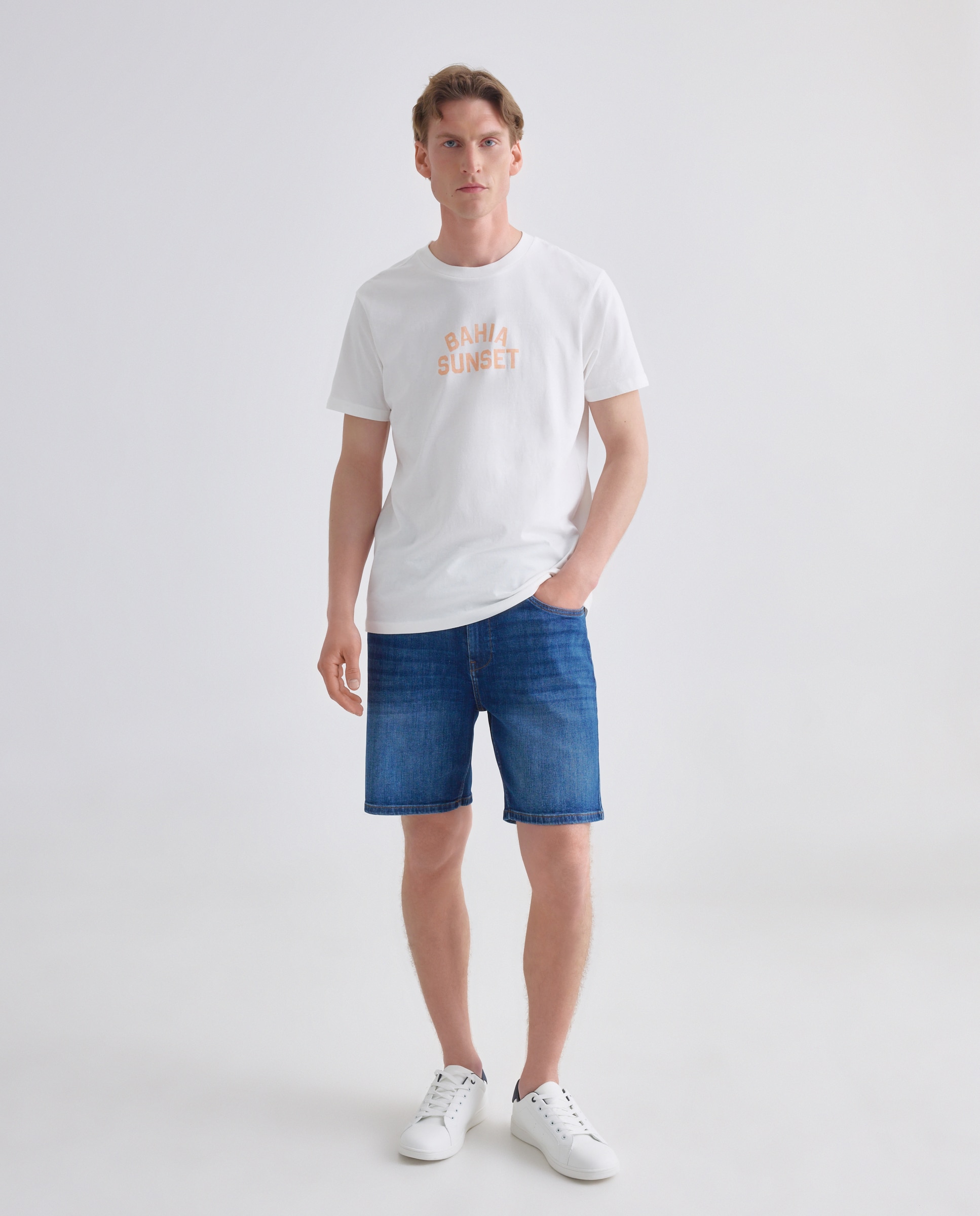 Imagen 0 de Bermuda hombre denim slim fit