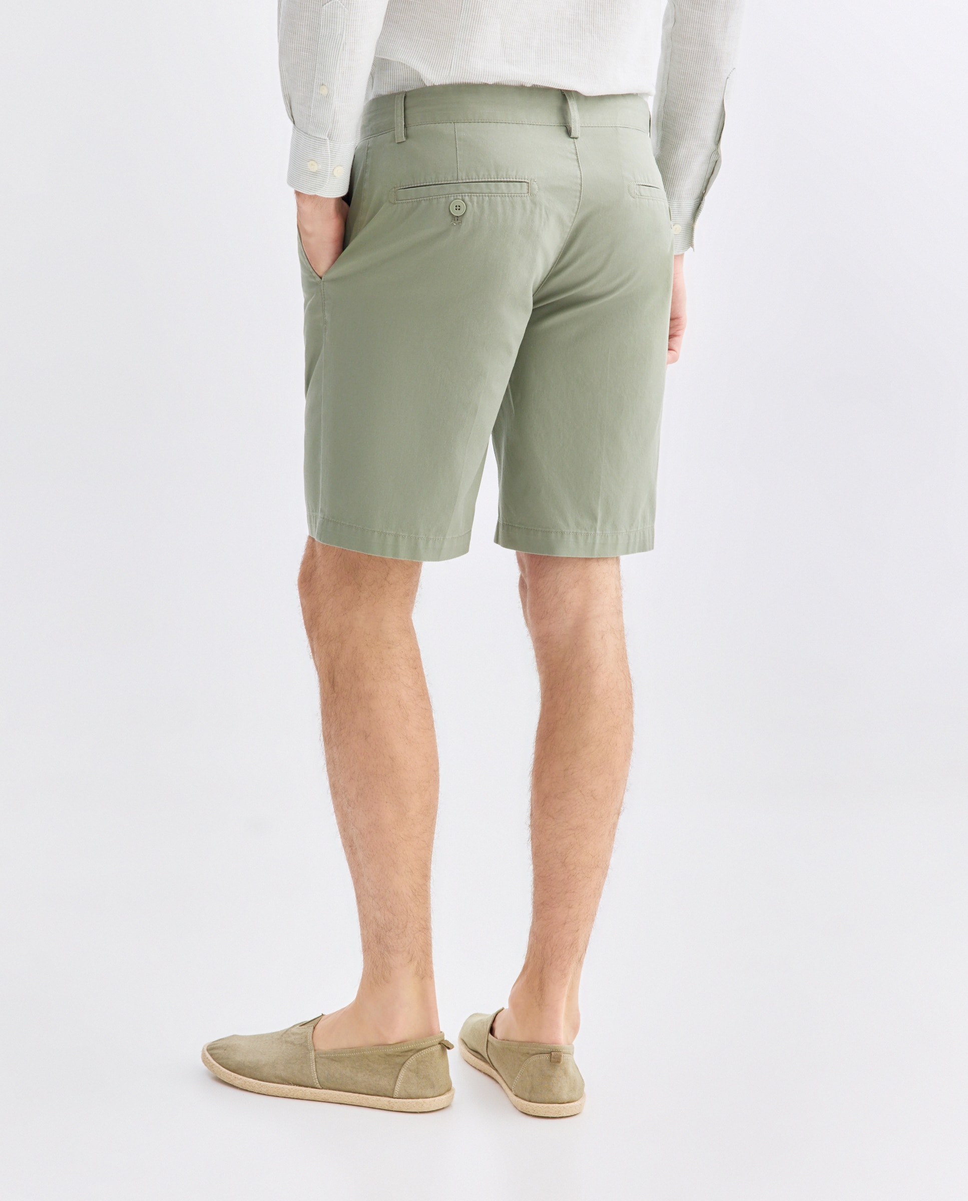 Bermuda hombre chino con pinzas 510 Verde claro-3