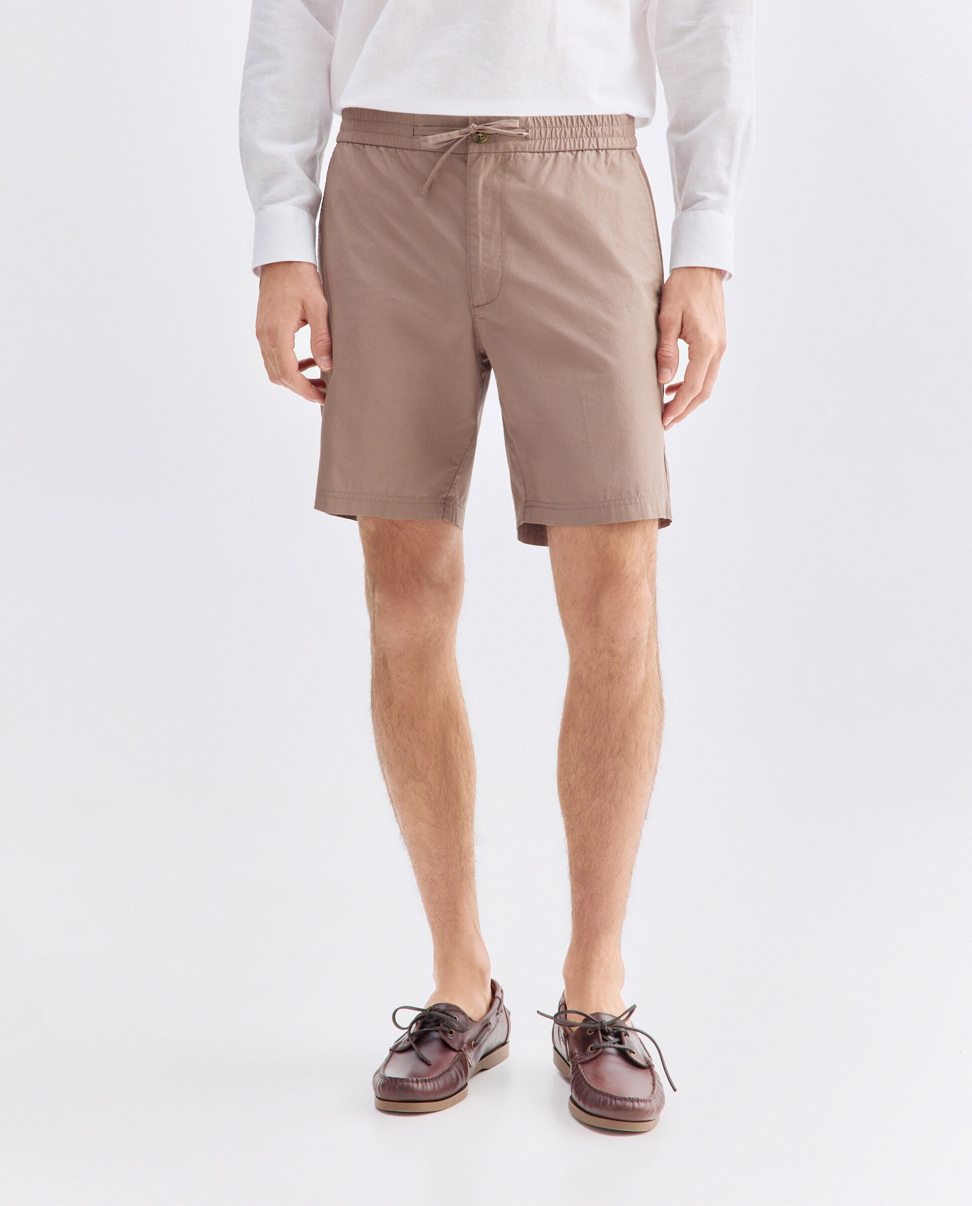 Bermuda hombre chino con goma popelin Marrón-2