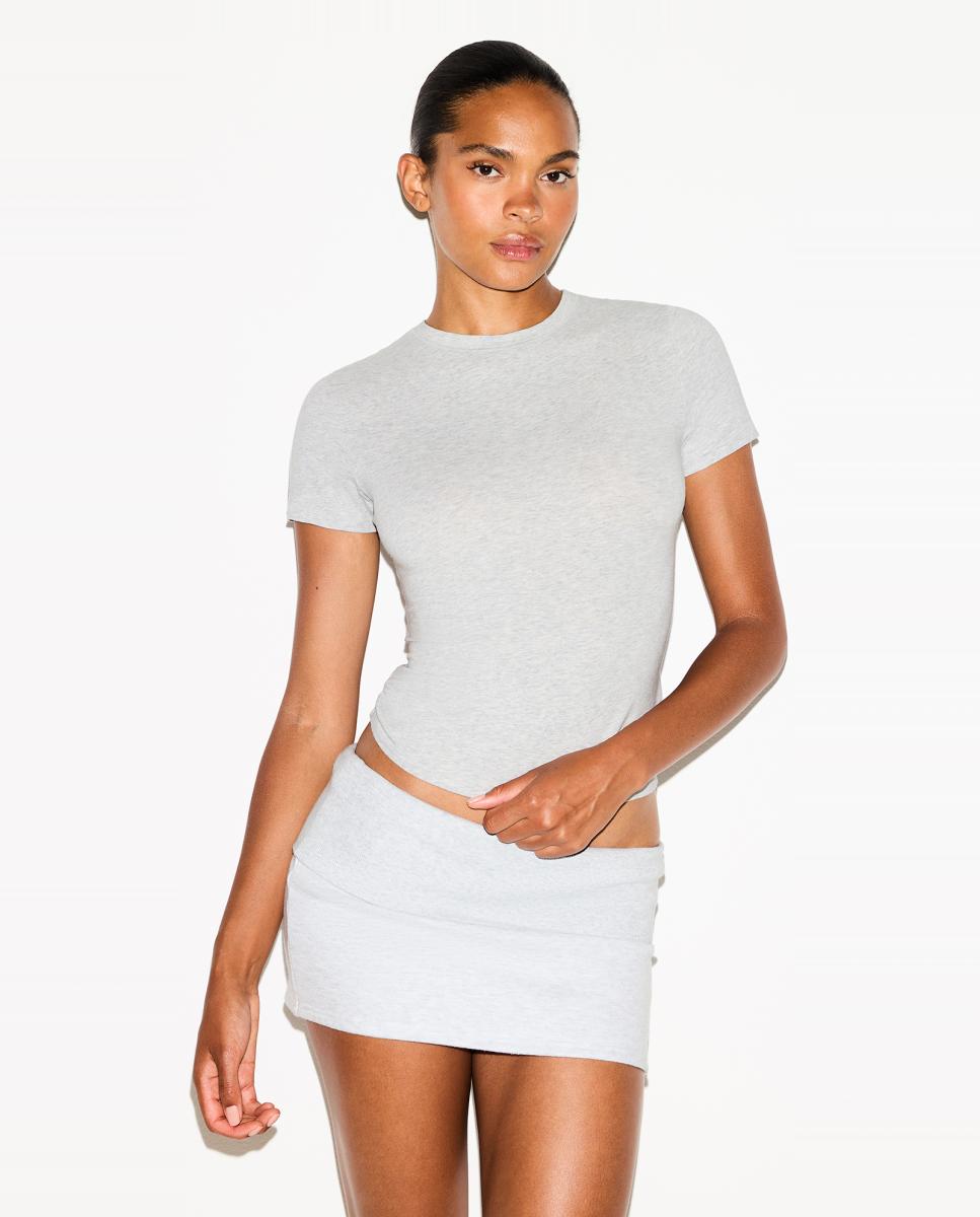 Imagem 0 de T-shirt de Algodão Suave e Transpirável, Ideal para Criar Looks Cómodos e Versáteis.