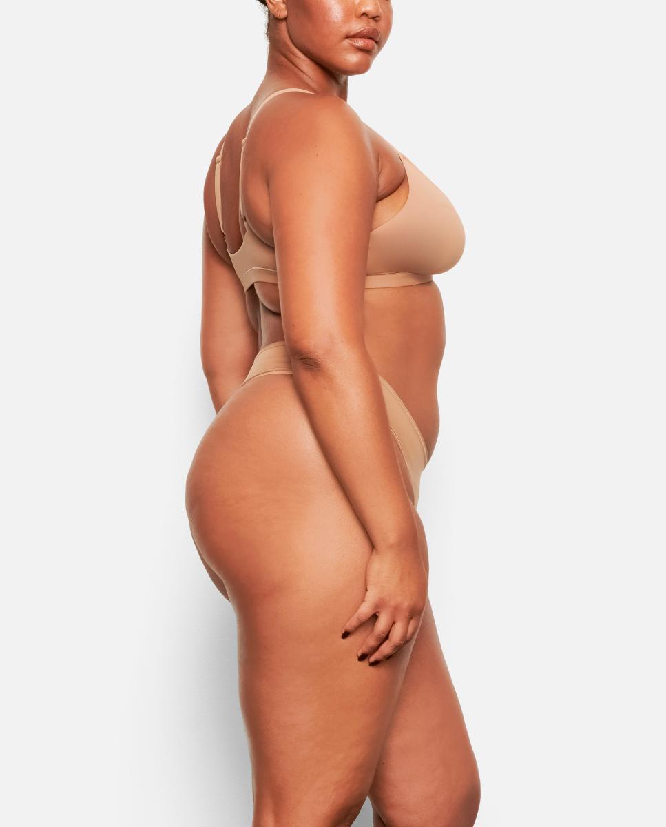 Imagen 3 de Bralette sin aros de diseño triangular de mujer - Skims - Teja Teja