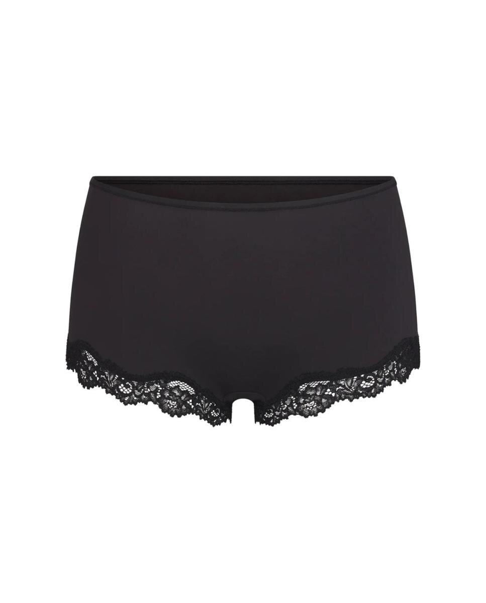 Short de encaje tipo bóxer con ajuste cómodo y diseño atractivo. de mujer - Skims - Negro Negro-4