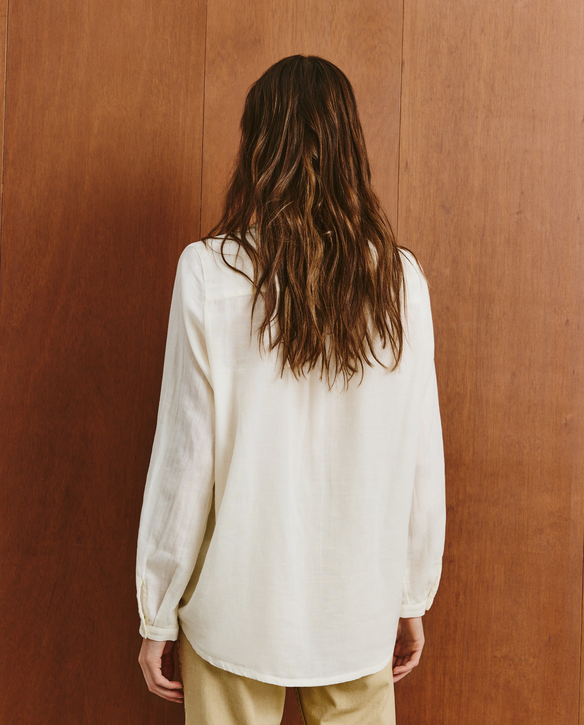 Blusa Lisa com Laços Elena 120 Cru-3